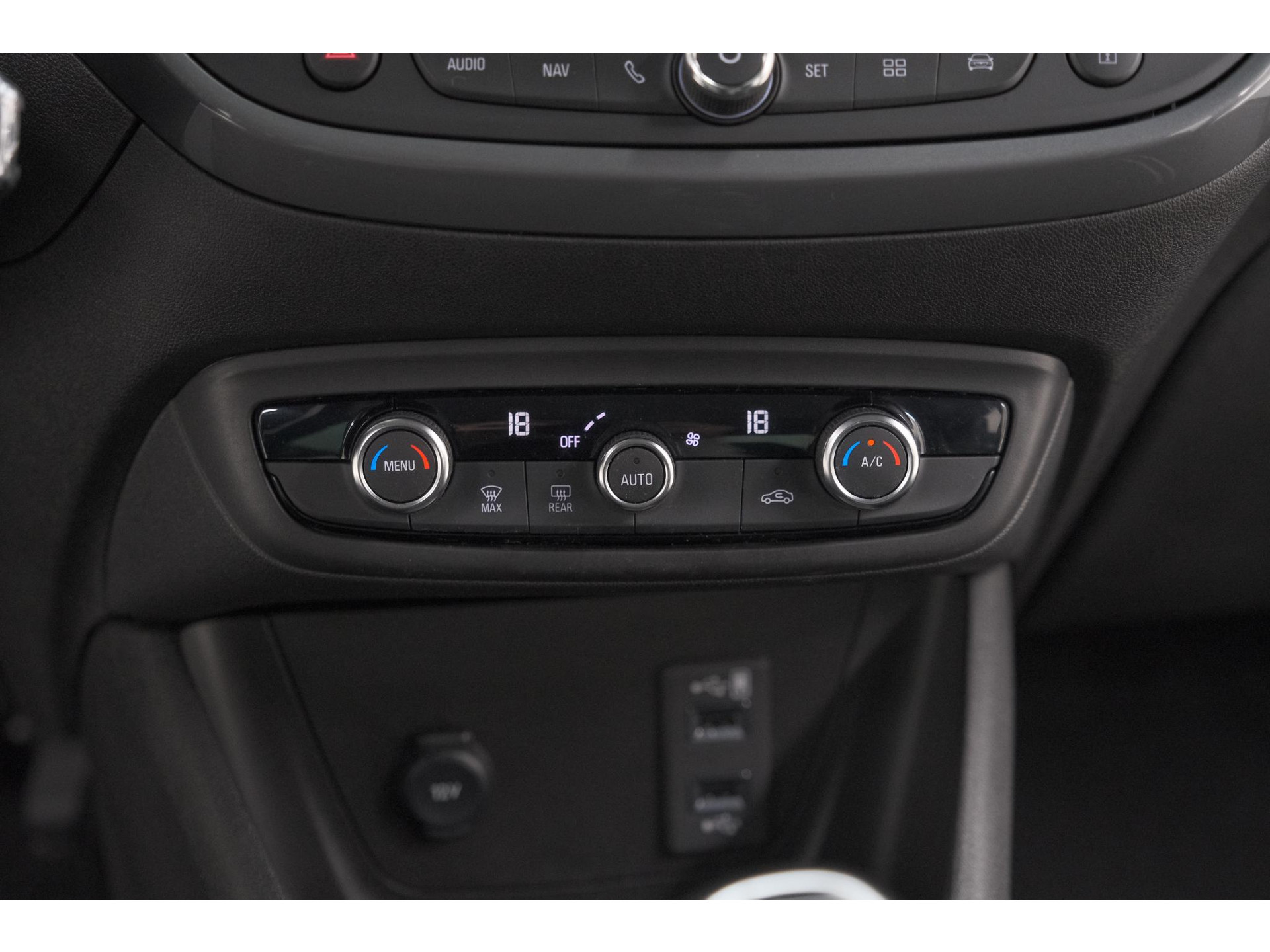 Opel Crossland 110 Turbo Business Elegance | Camera | Dodehoekdetectie | Navigatie | Apple Carplay