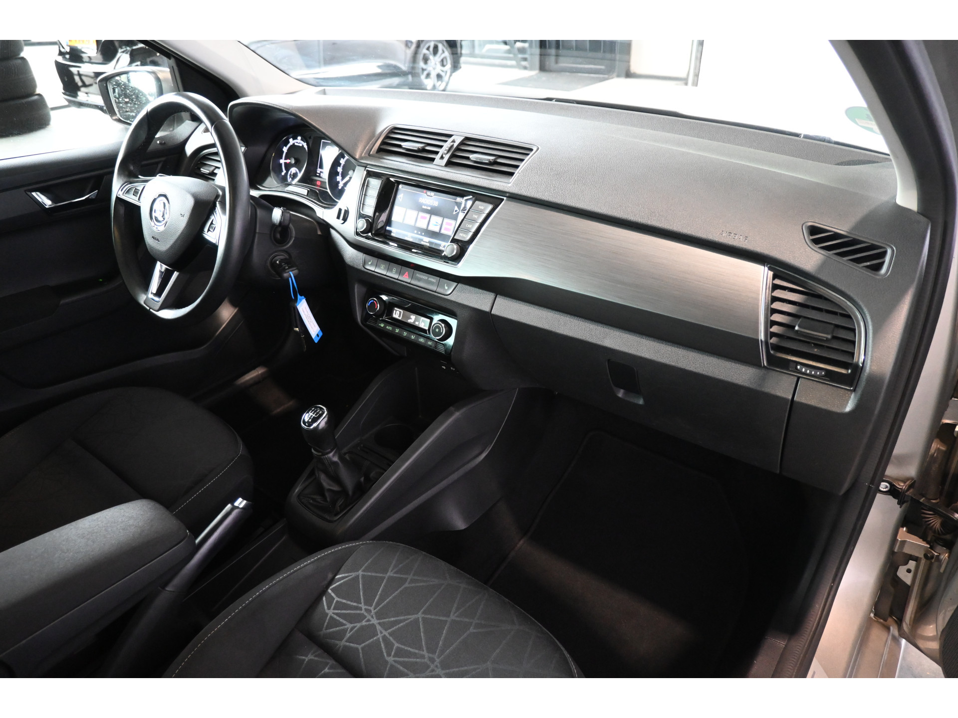 ŠKODA Fabia Combi 1.0 TSI Clever Clima Navigatie Panoramadak LED Stoelverwarming Rijklaarprijs! Inruil Mogelijk!