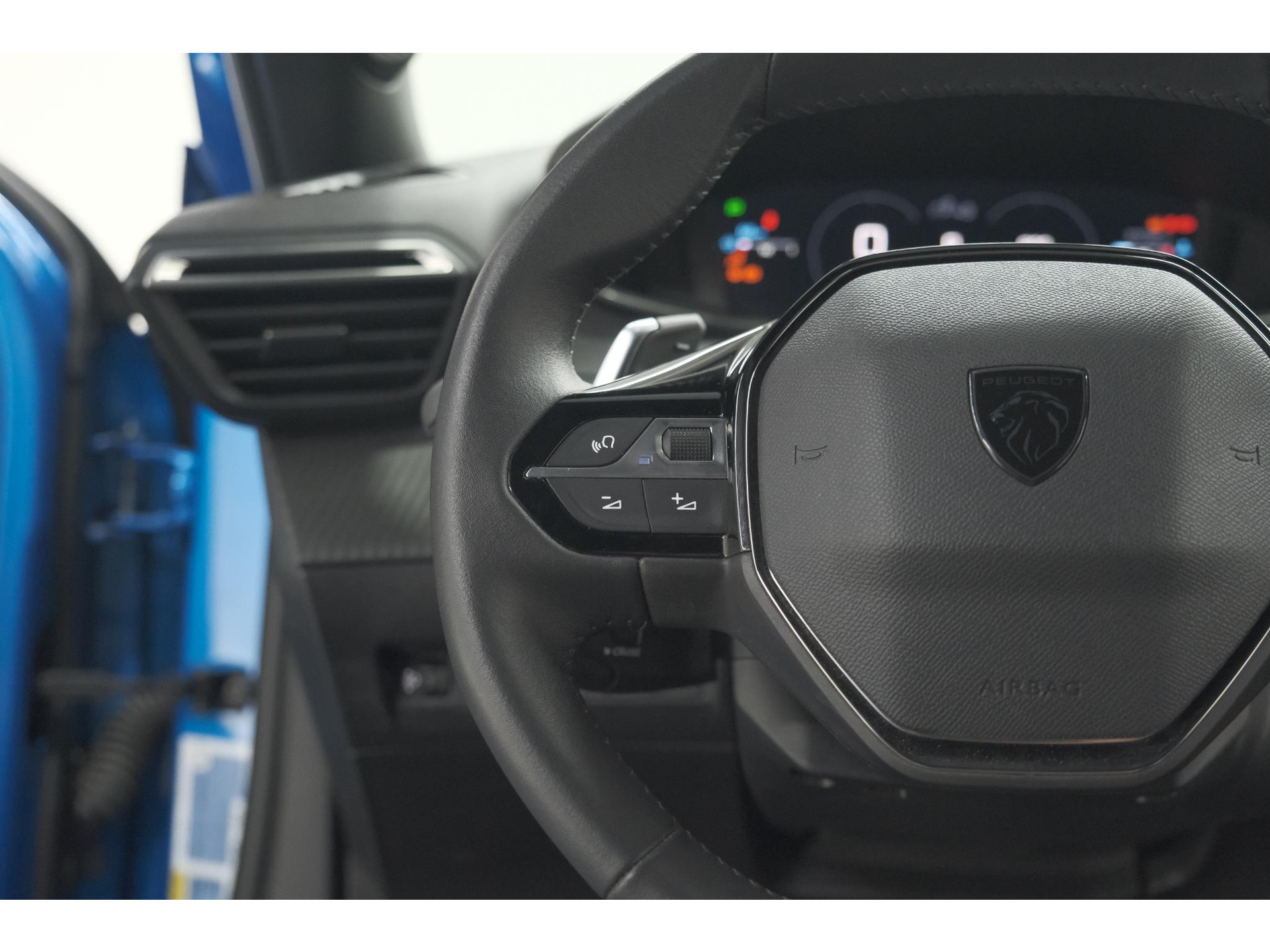 Peugeot 2008 PureTech 130 EAT8 Blue Lease Allure | Camera | Navigatie | Parkeersensoren | Apple Carplay