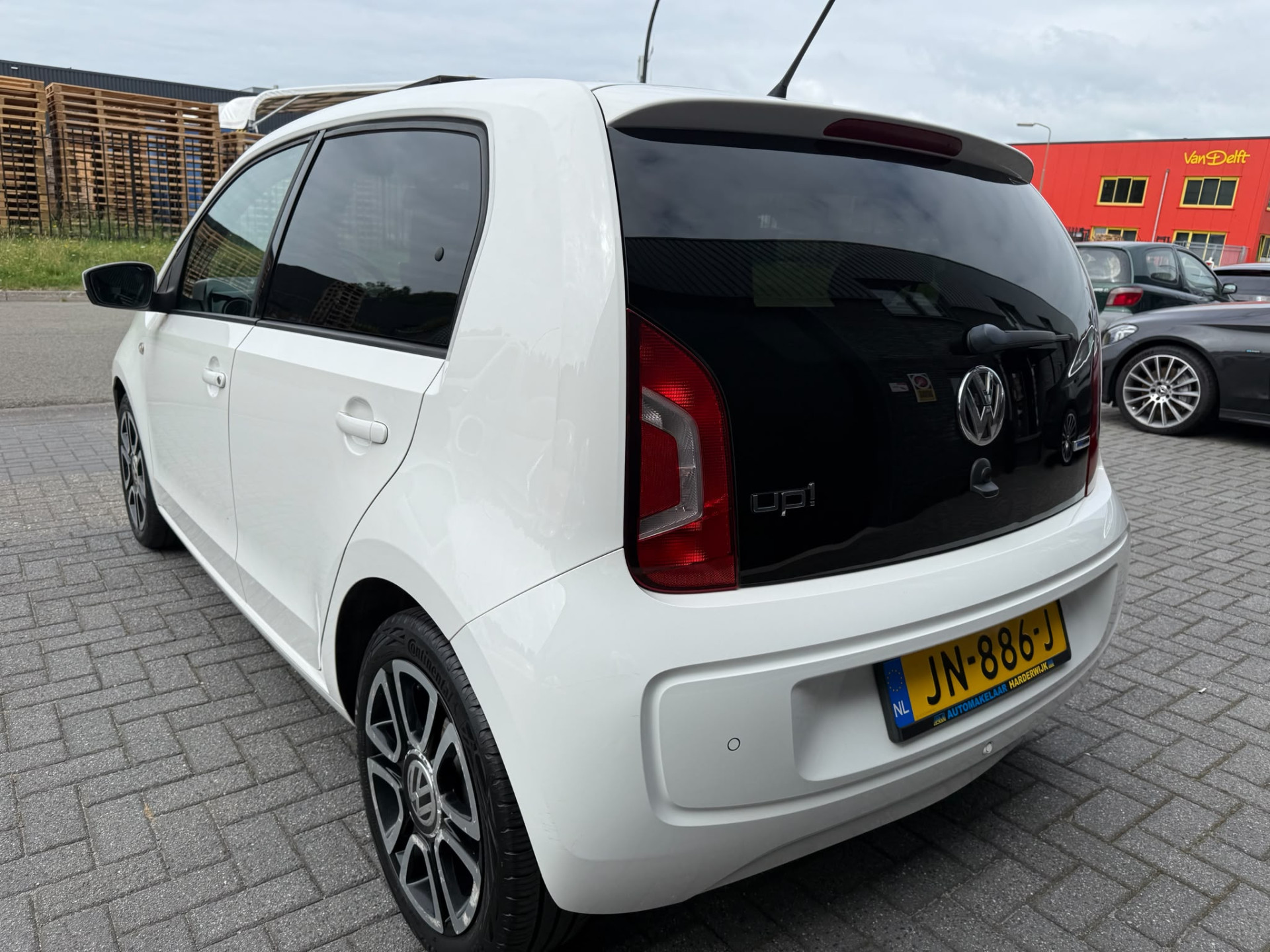 Volkswagen Up! 1.0 high up! BlueMotion | 2E EIGENAAR | 3/6/12MND GARANTIE | PANO | CRUISE | AIRCO | NAVI | FENDER AUDIO |