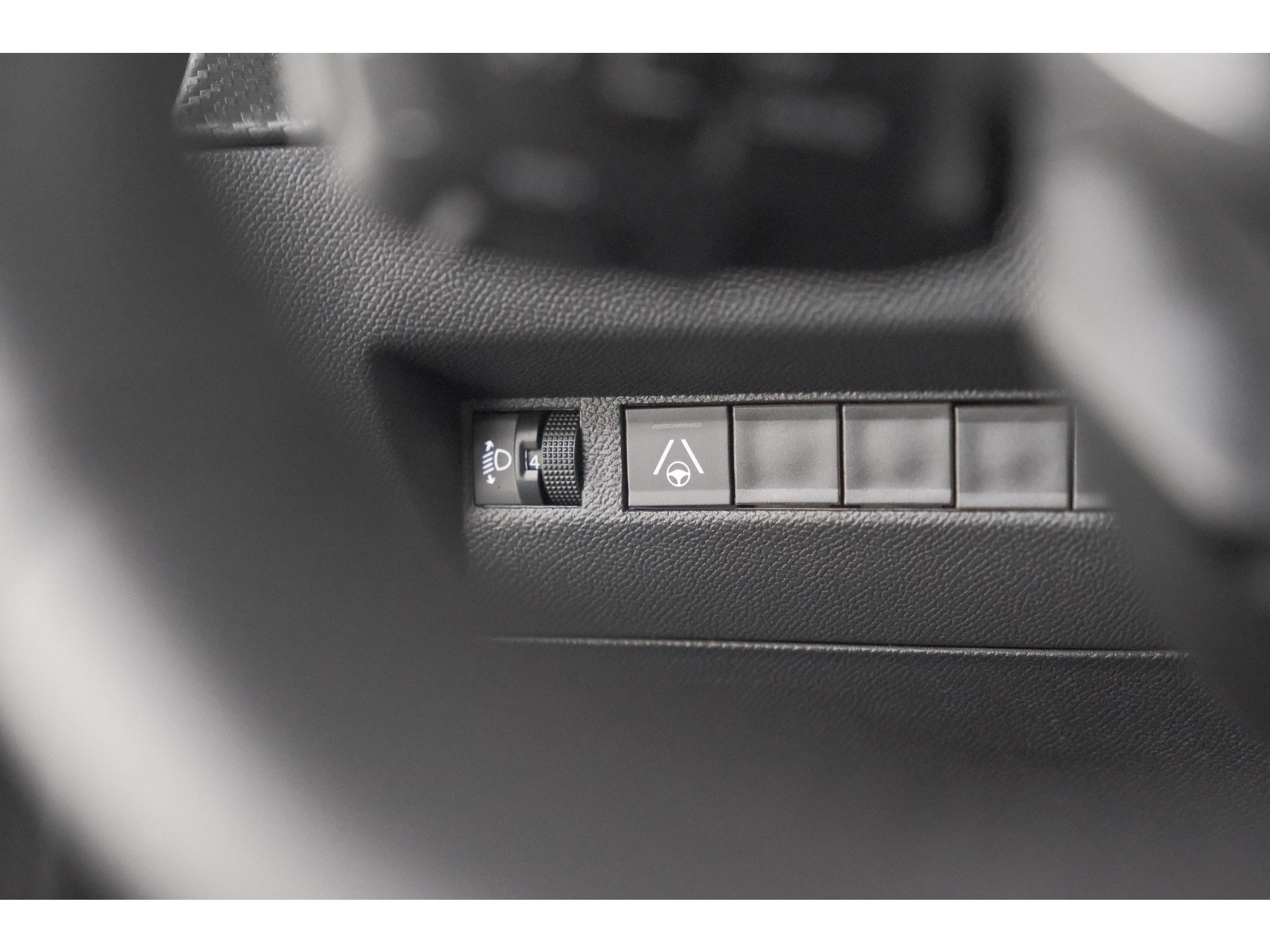 Peugeot 2008 PureTech 130 EAT8 Allure | 360 Camera | Adaptieve Cruise Control | Keyless | Dodehoekdetectie