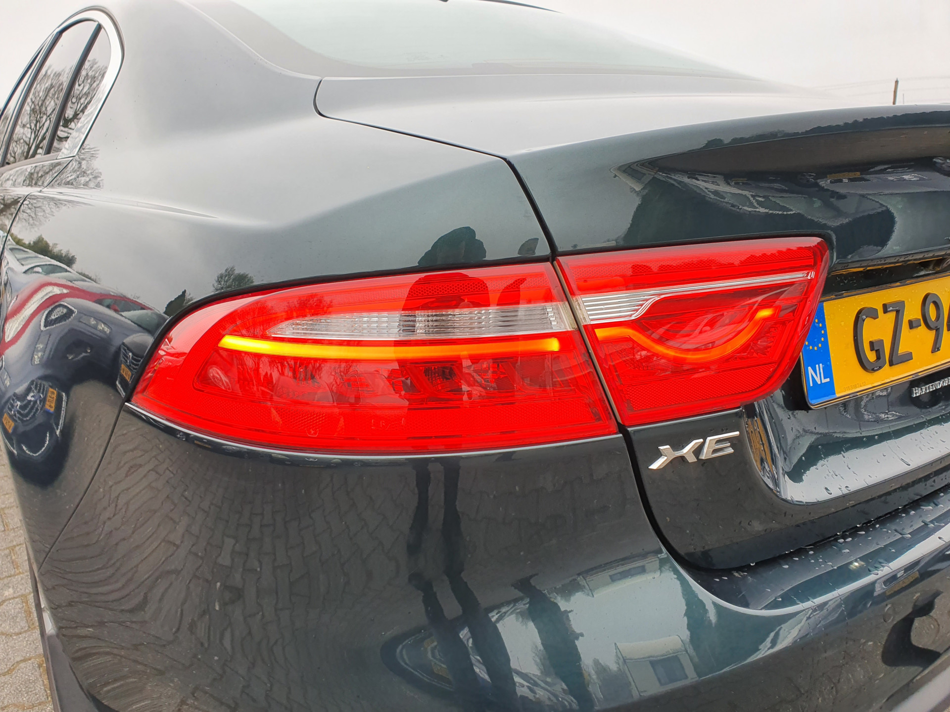 Jaguar XE 2.0 D Prestige ( ⚠️ ) Aut. *NAVI-FULLMAP | CAMERA | ECC | JAGUAR-AUDIO | SHIFT-PADDLES | CRUISE | PDC | LANE-ASSIST | AMBIENT-LIGHT | TOWBAR | COMFORT-SEATS | 17"ALU*