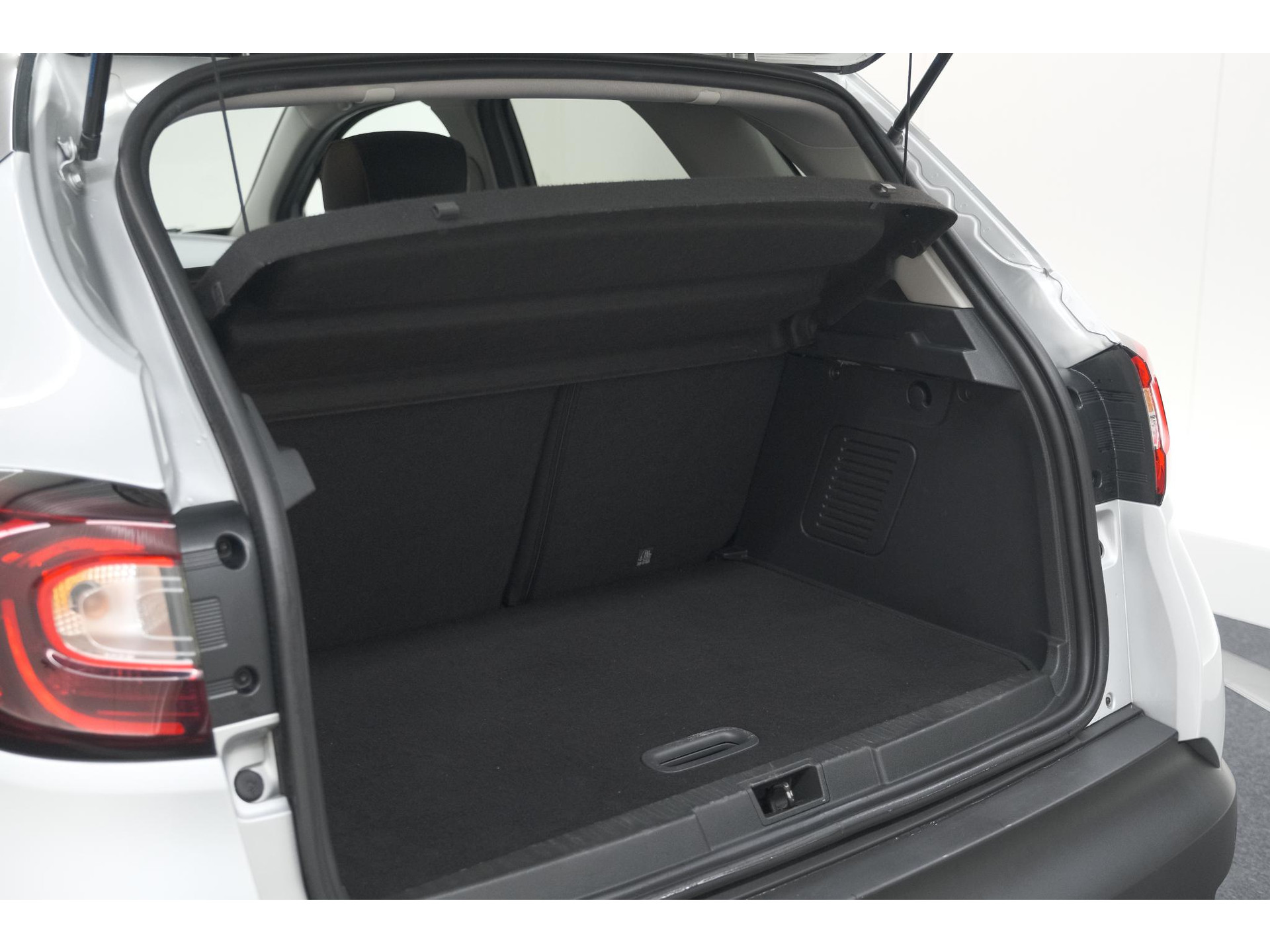 Renault Captur TCe 150 EDC Intens | Trekhaak | Navigatie | Parkeersensoren