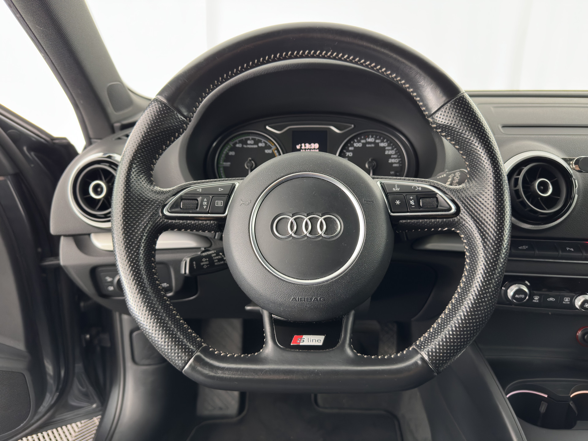 Audi A3 Sportback 1.4 e-tron Plug-In Pro Line plus Aut. *LEATHER-FABRIC | FULL-LED | NAVI-FULLMAP | KEYLESS | SPORT-SEATS | AUDI-SOUND | TOWBAR | 17''ALU*