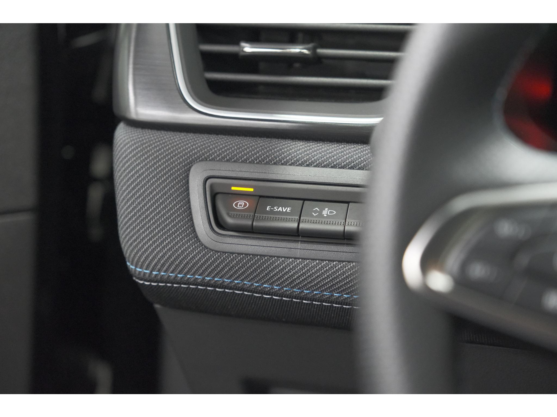 Renault Captur 1.8 E-Tech full hybrid 160 Esprit Alpine | 360 Camera | Adaptieve Cruise Control | Dodehoekdetectie | Stuurwielverwarming