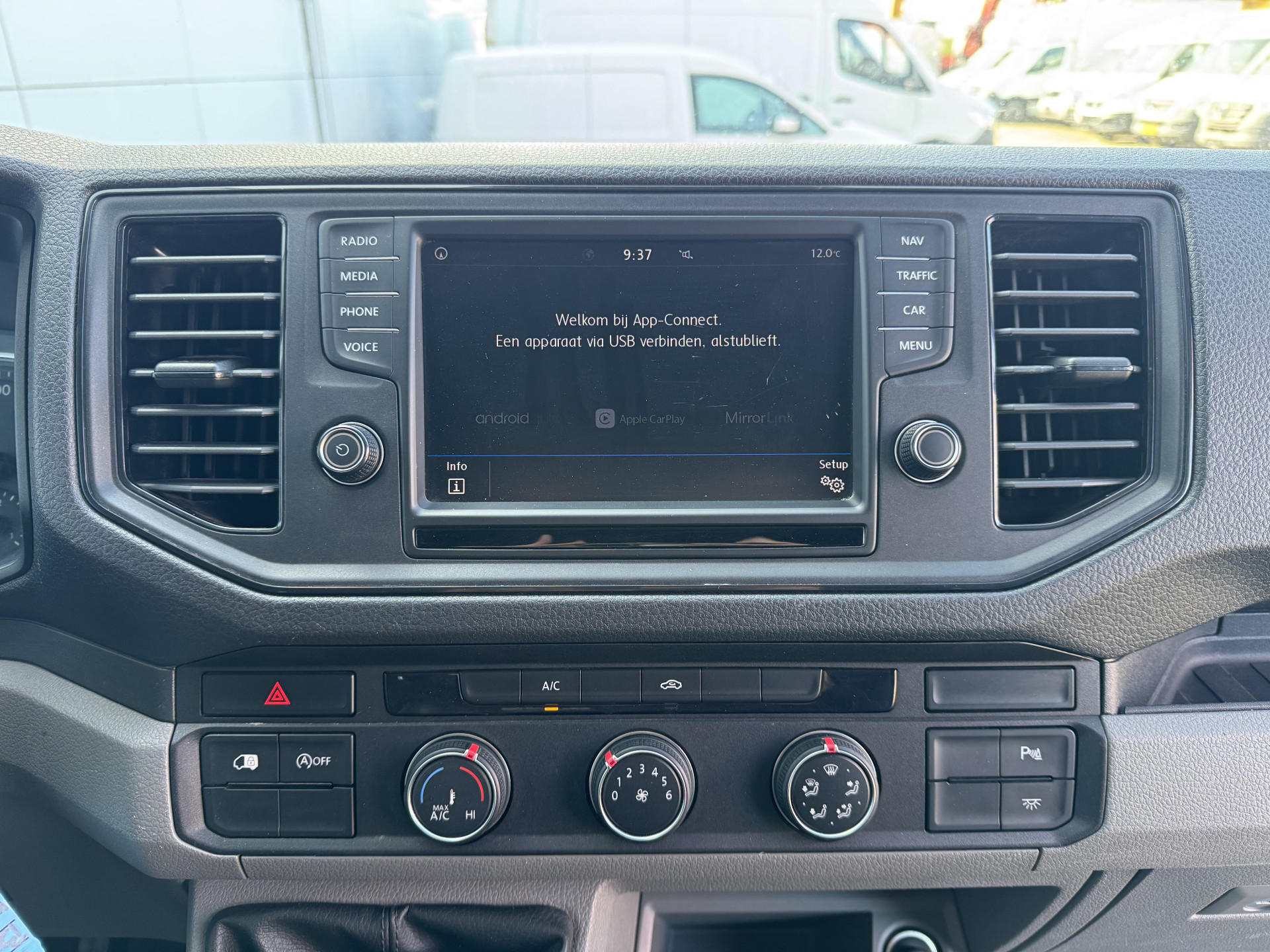 Volkswagen Crafter 2.0 TDI 140 PK Imperiaal Glasresteel Glastransporter L3H3 Camera Carplay Airco Cruise control Glaszetter