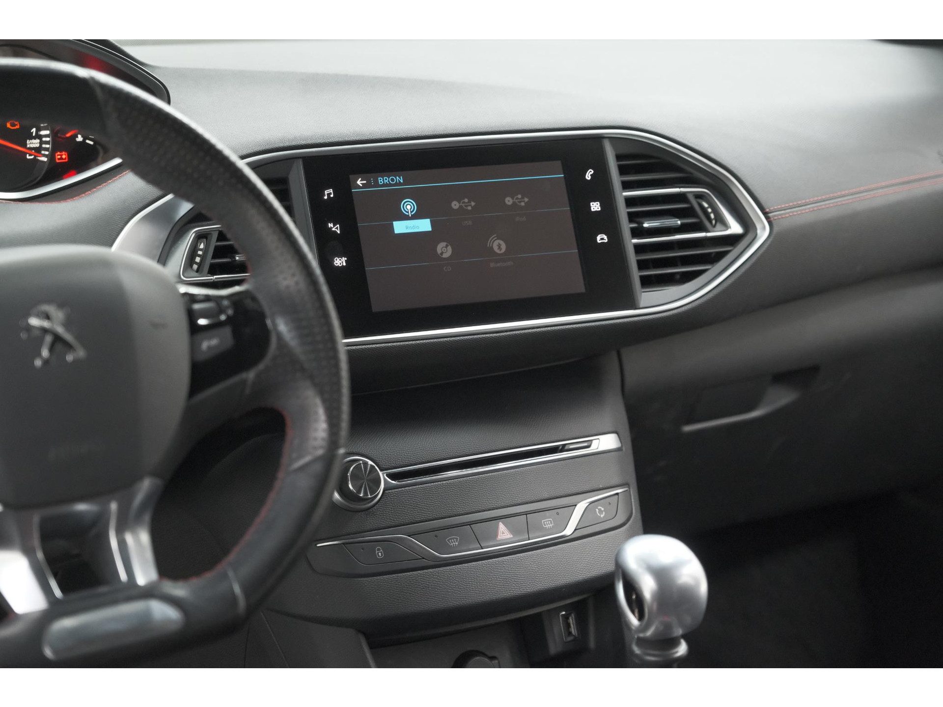 Peugeot 308 SW PureTech 130 GT-line | Trekhaak | Panoramadak | Camera | Alcantara Bekleding | Dodehoekdetectie