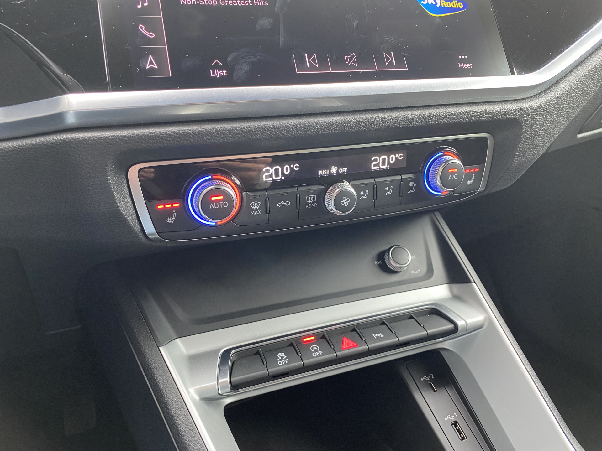 Audi Q3 35 TFSI 150 pk S Line AUT. | zwart optiek | 20'' lichtmetalen velgen | adaptieve cruise | sportstoelen | apple carplay | led kopl.