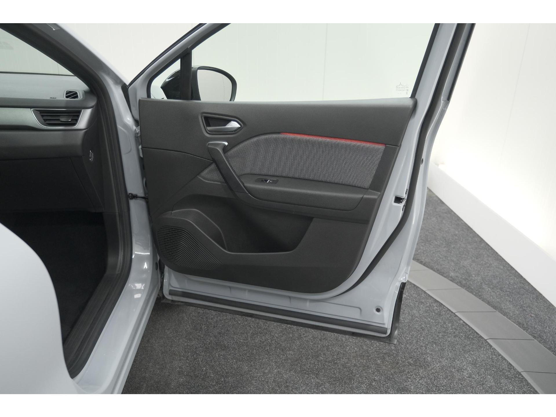 Renault Captur TCe 90 Techno | Nieuw Model | Camera | Navigatie | Apple Carplay | Pack Full Screen | 18 Inch Lichtmetalen Velgen