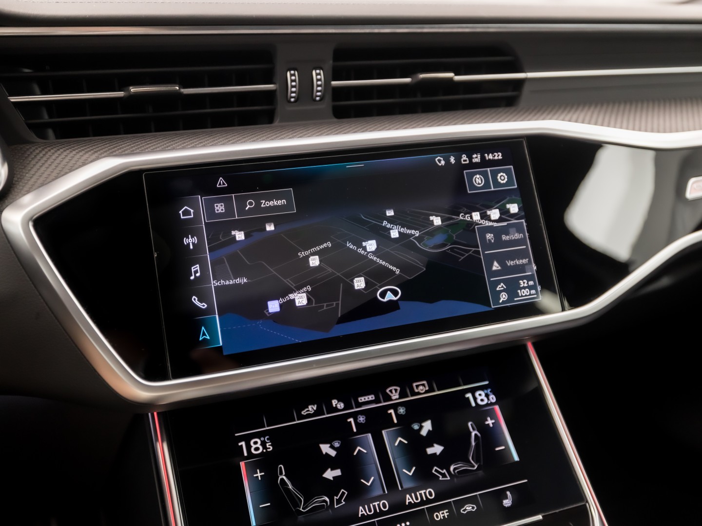 Audi A6 55 TFSI e Quattro S-Line Competition 367Pk Automaat (PANORAMADAK, CARBON PACK, BANG&OLUFSEN, APPLE CARPLAY, CAMERA, MEMORY SEATS, GETINT GLAS, HEAD-UP DISPLAY, ADAPTIVE CRUISE, SFEERVERLICHTING, NIEUWSTAAT)