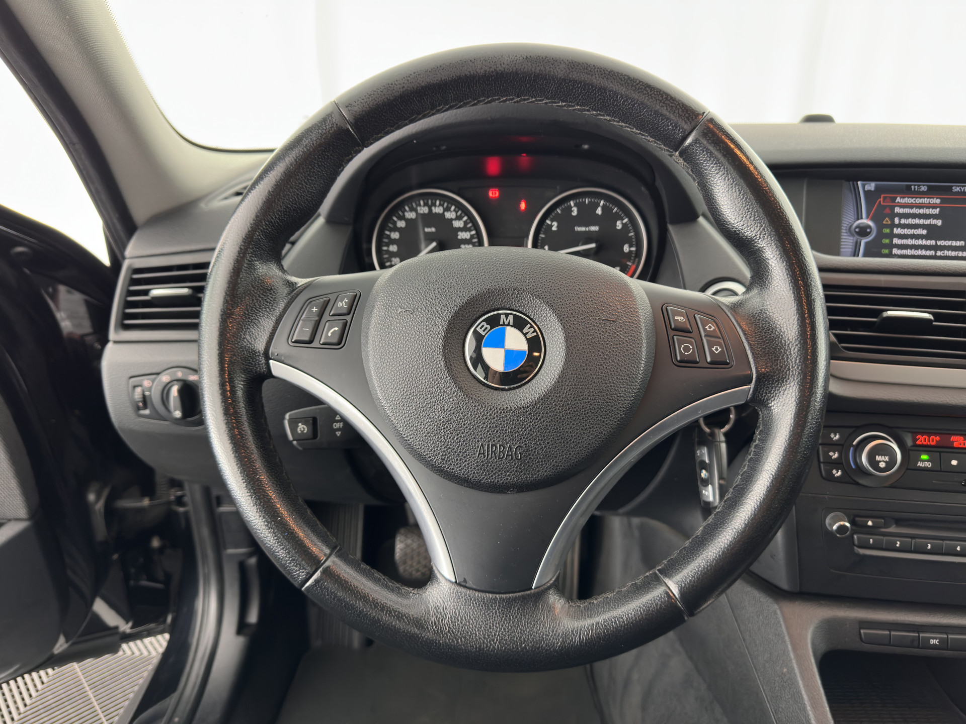 BMW X1 sDrive18i X-Line Executive *NAVI-FULLMAP | COMFORT-SEATS | ECC | PDC | CRUISE | TOWBAR | 18''ALU*