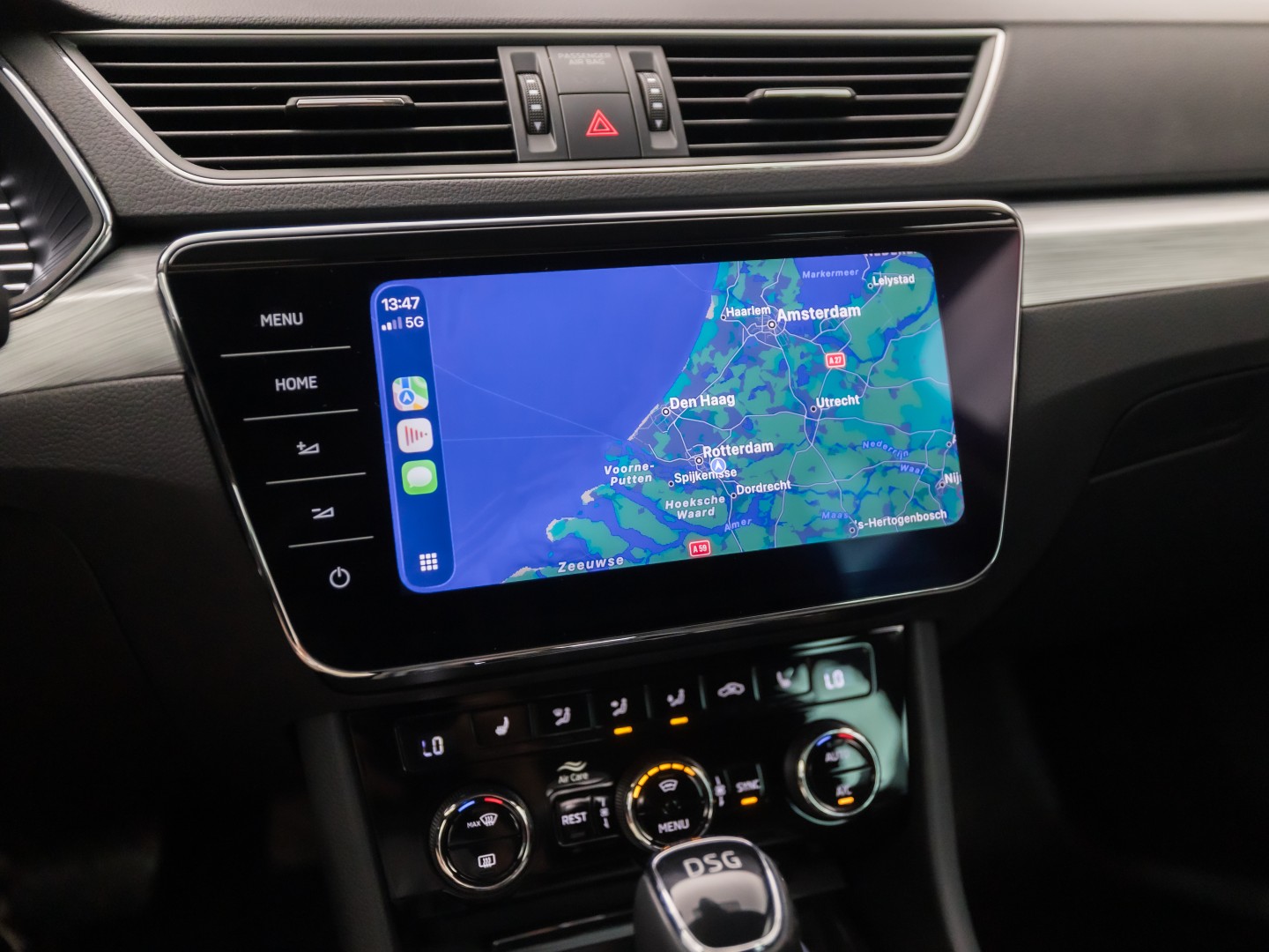 Škoda Superb Combi 1.4 TSI iV Sport 218Pk Automaat (VIRTUAL COCKPIT, APPLE CARPLAY, GROOT NAVI, MEMORY SEAT, LEDER/ALCANTARA, CAMERA, STOELVERWARMING, ADAPTIVE CRUISE, ELEK ACHTERKLEP, NIEUWSTAAT)
