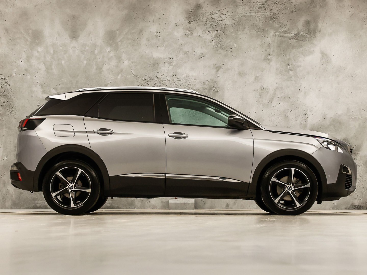 Peugeot 3008 1.2 PureTech Sport Automaat (PANORAMADAK, APPLE CARPLAY, GROOT NAVI, 360 CAMERA, LEDER, STOELVERWARMING, SPORTSTOELEN, GETINT GLAS, KEYLESS, DRIVE SELECT, NIEUWSTAAT)
