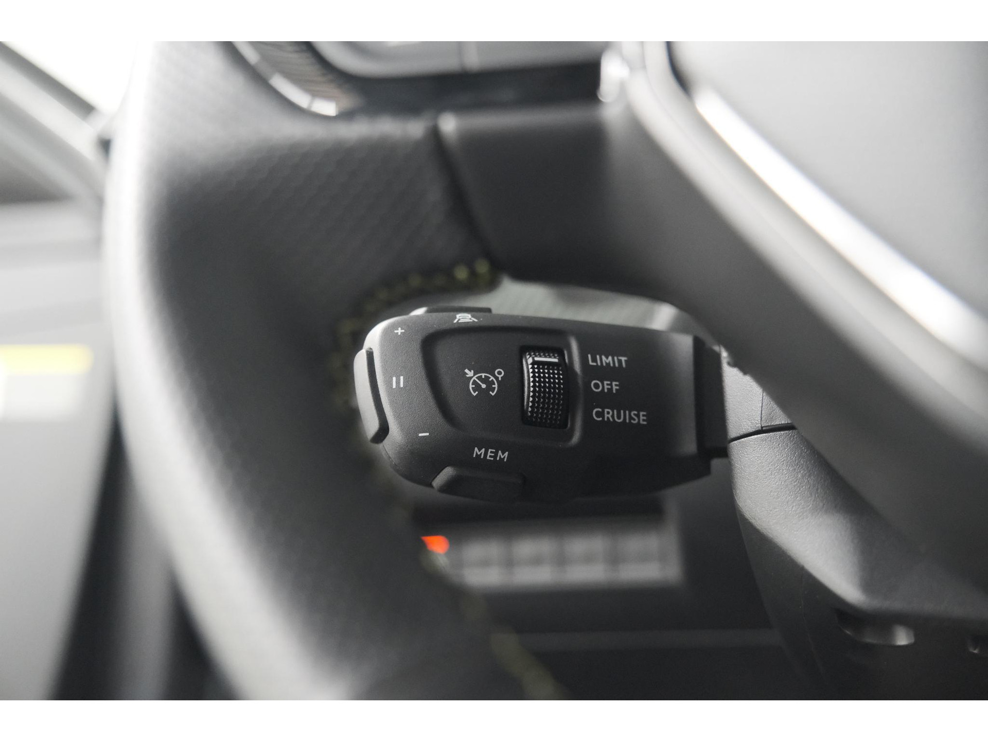Peugeot 208 PureTech 100 GT | Camera | Adaptieve Cruise Control | Navigatie | Apple Carplay