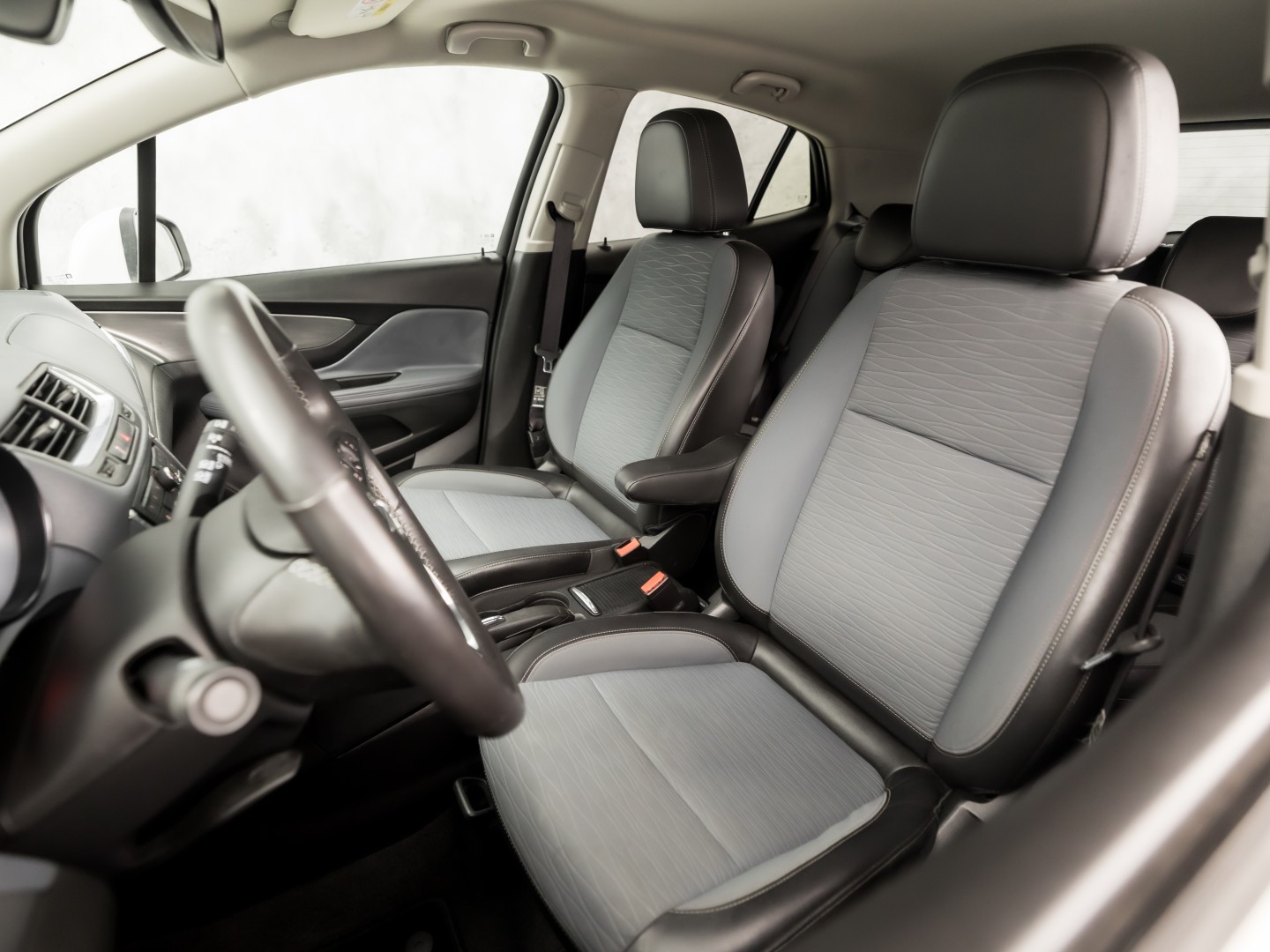Opel Mokka 1.4 Innovation Sport 140Pk (CLIMATE, GETINT GLAS, SPORTSTOELEN, PARKEERSENSOREN, CRUISE, NIEUWSTAAT)