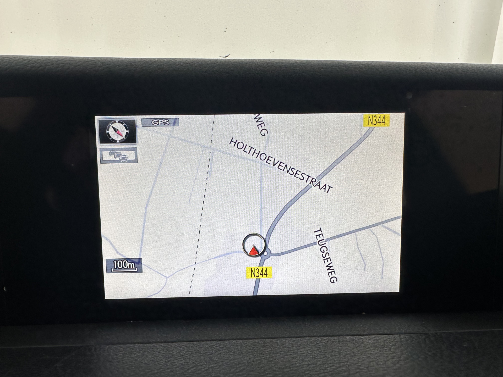 Lexus IS 300h Hybrid Business Line Aut. *PANO | LEATHER-MICROFIBRE | FULL-LED | NAVI-FULLMAP | HEATED-COMFORTSEATS | CAMERA | ECC | SHIFT-PADDLES | PDC | CRUISE | 17''ALU*