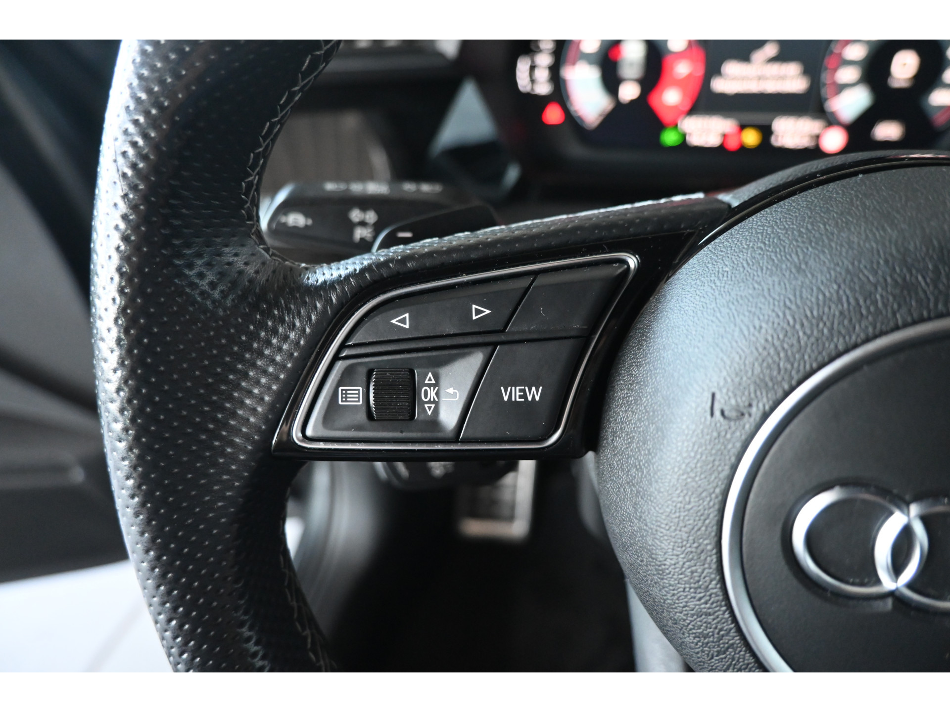 Audi A3 Limousine 30 TFSI S Edition Virtual Cockpit Adaptieve Cruise Led Clima Carplay Inruil Mogelijk!