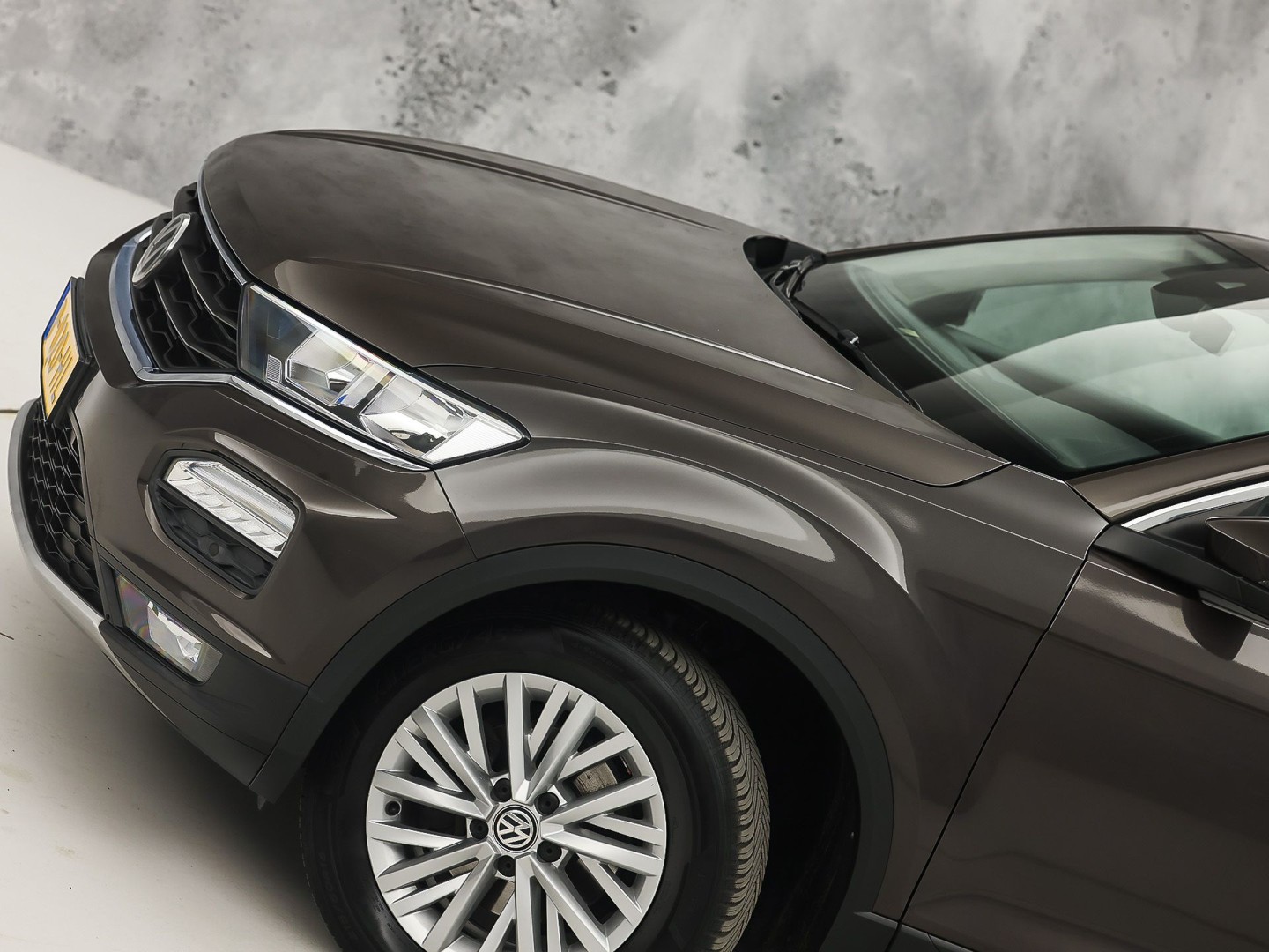 Volkswagen T-Roc 1.5 TSI Sport 150Pk (APPLE CARPLAY, GROOT NAVI, STUUR/STOELVERWARMING, CAMERA, SPORTSTOELEN, ADAPTIVE CRUISE, CLIMATE, NIEUWE APK, NIEUWSTAAT)