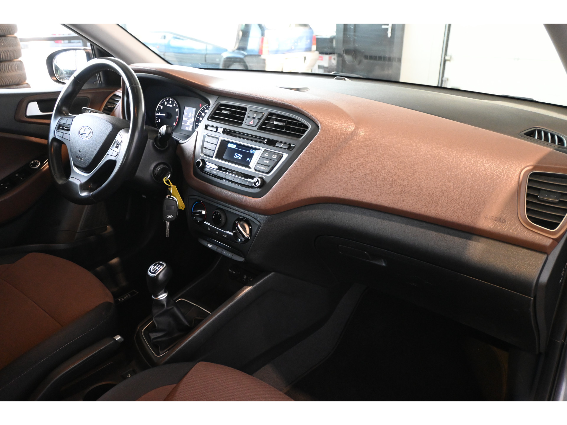 Hyundai i20 1.2 HP i-Motion Nap! Airco Cruise control Trekhaak Rijklaarprijs Inruil Mogelijk!