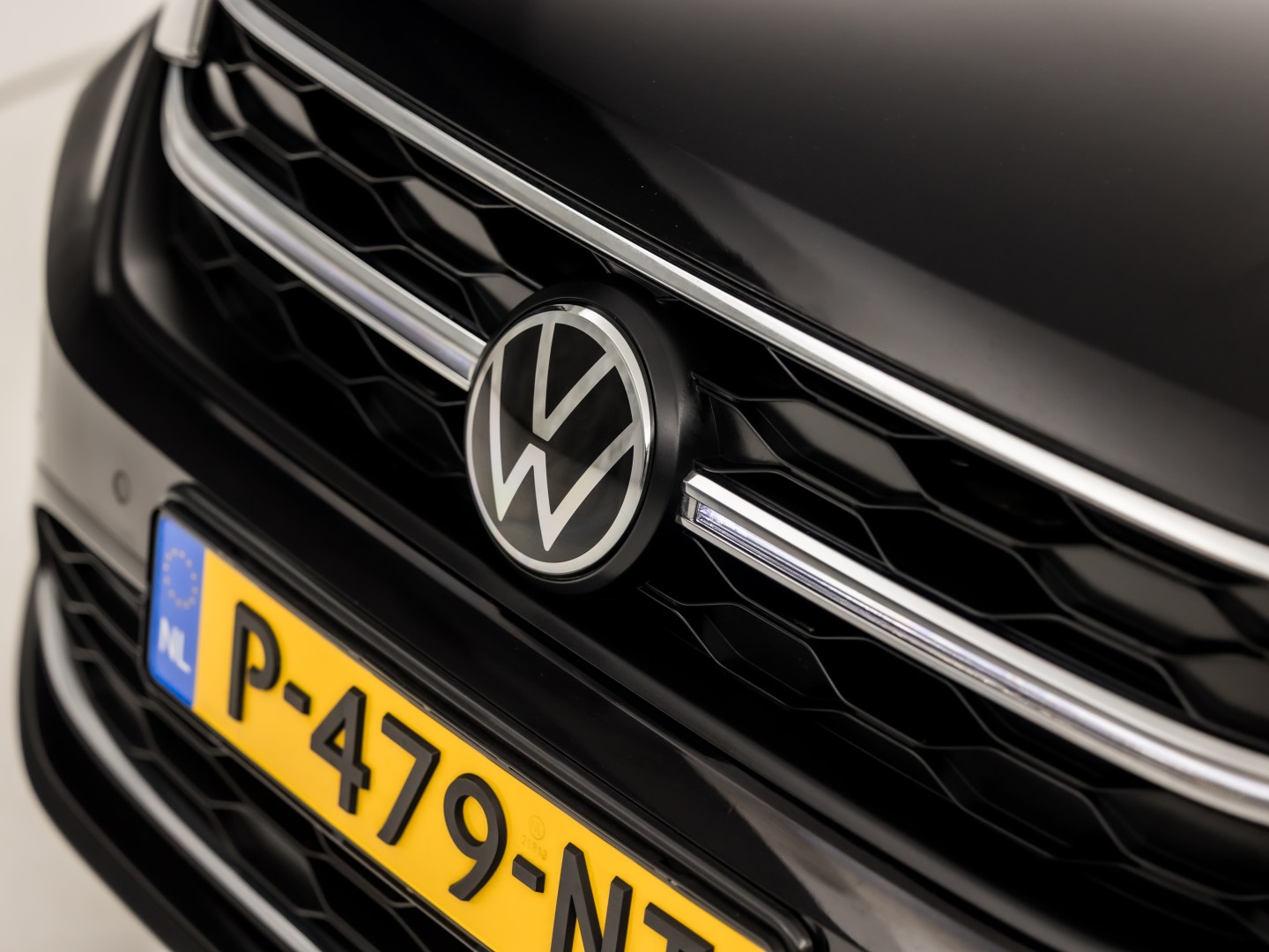 Volkswagen Taigo 1.0 TSI Sport (PANORAMADAK, 1e EIGENAAR, VIRTUAL COCKPIT, APPLE CARPLAY, GROOT NAVI, CLIMATE, STOELVERWARMING, SPORTSTOELEN, GETINT GLAS, IQ LIGHT, NIEUWSTAAT)