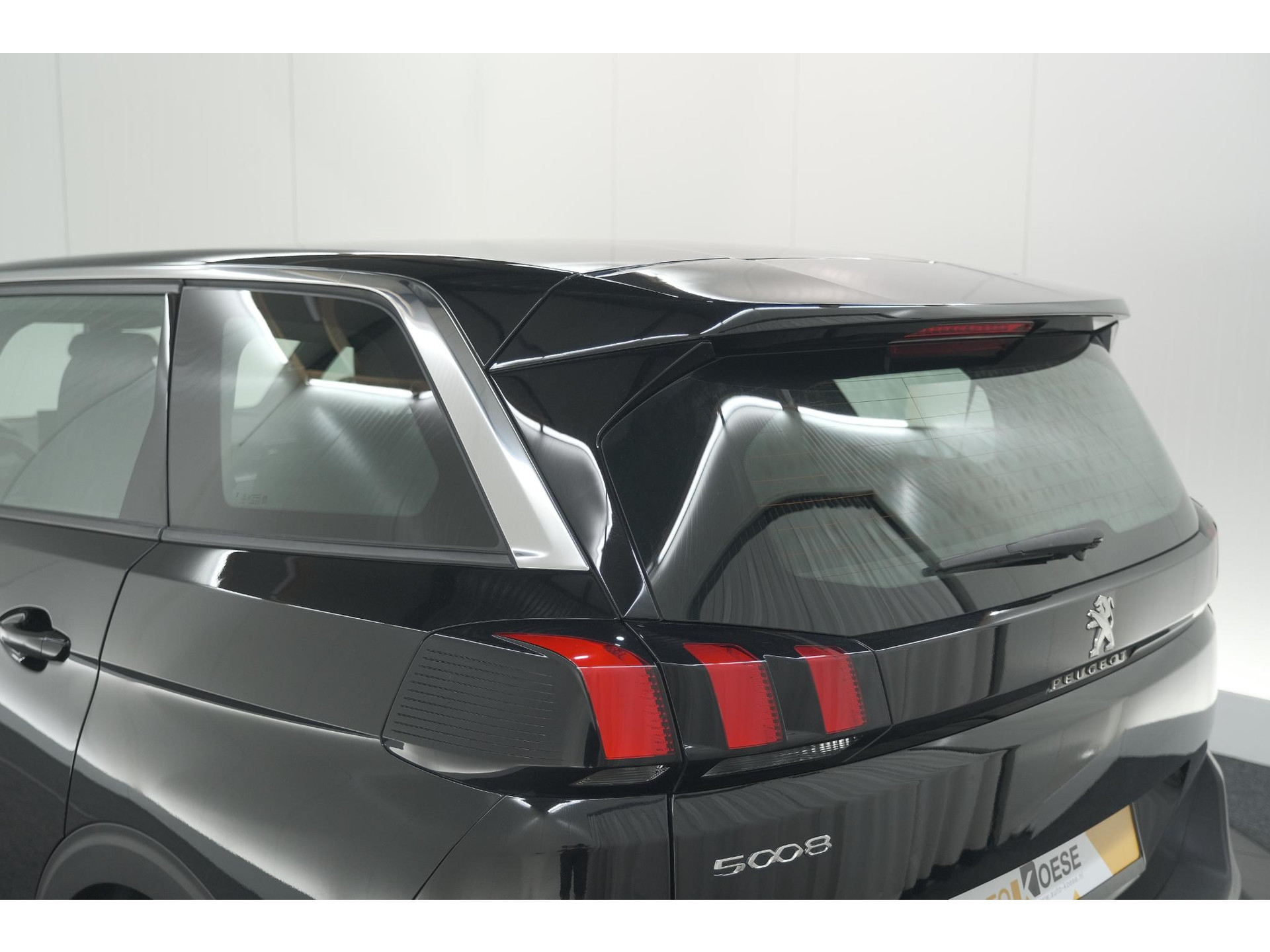 Peugeot 5008 PureTech 130 EAT8 Active Pack Business | 7 Zitplaatsen | Camera | Navigatie | Apple Carplay | Parkeersensoren