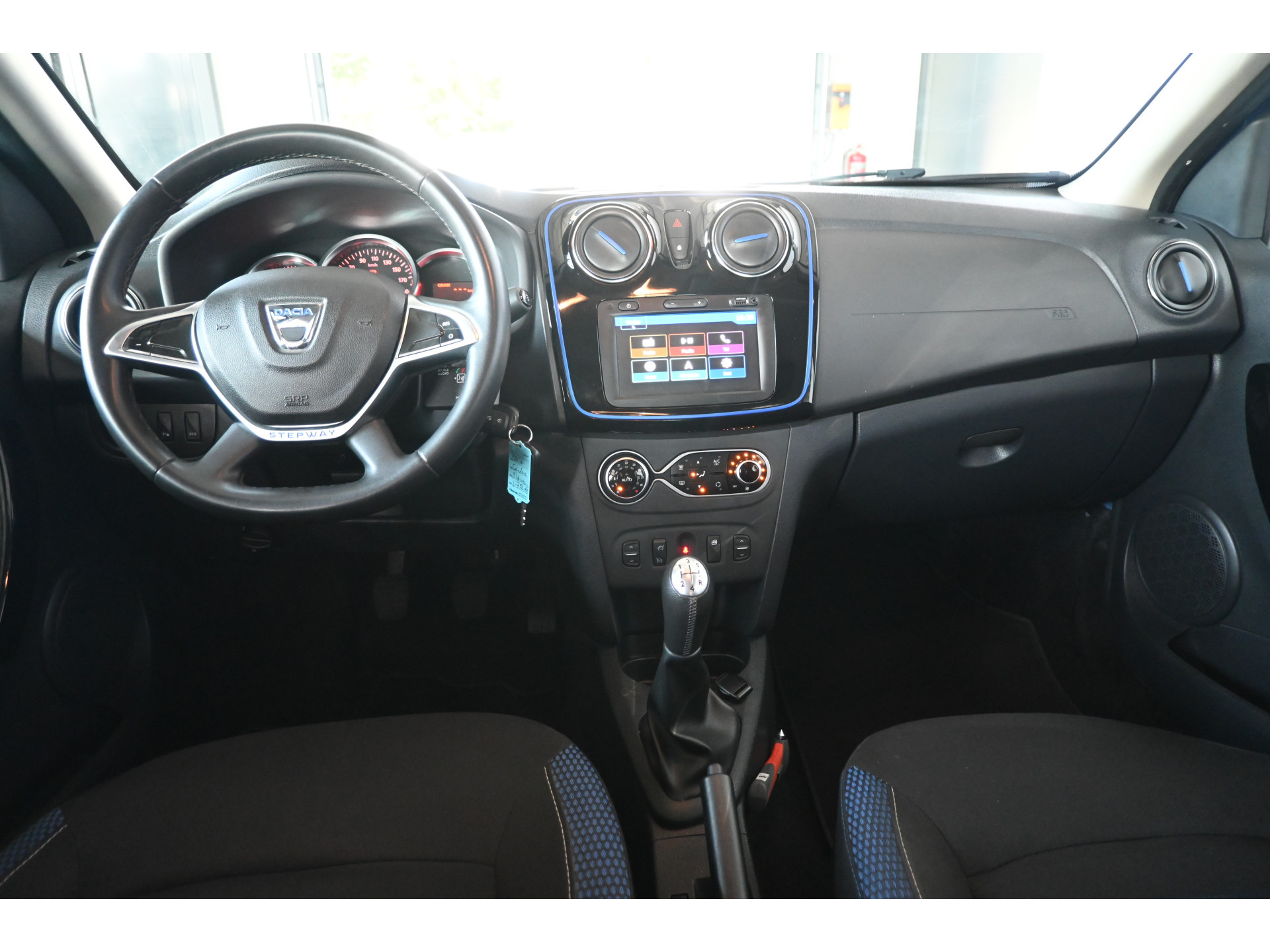 Dacia Sandero 1.0 TCe Stepway Serie Limitee 15th Anniv. Clima Navigatie Goed Onderhouden! Inruil Mogelijk!