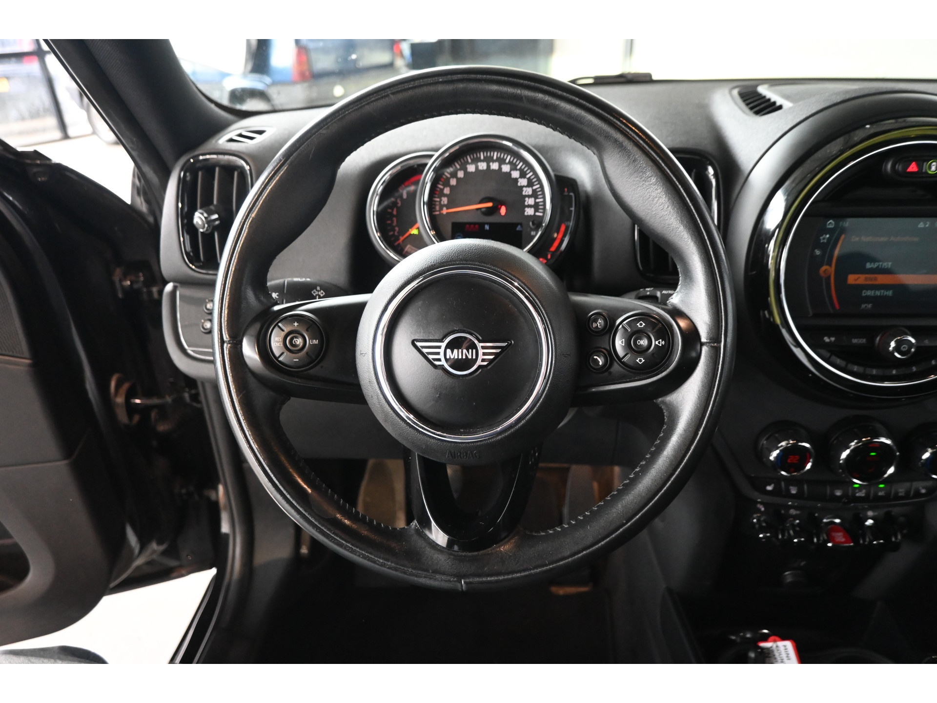 MINI Countryman 1.5 Cooper Dutch Made Edition Clima Cruise control Navigatie LED Licht metaal Inruil mogelijk