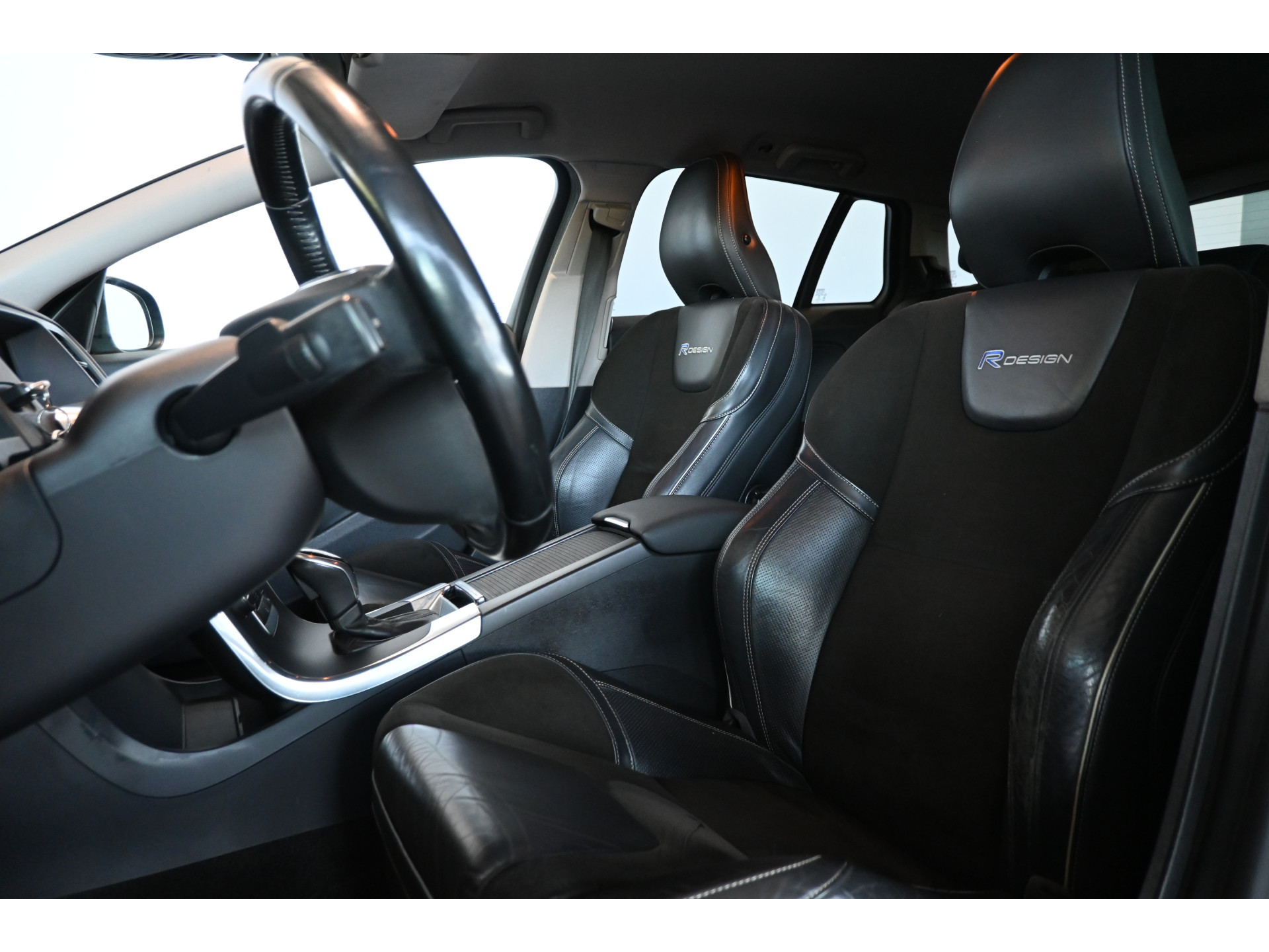 Volvo V60 1.6 D2 Summum Automaat Clima Navigatie Trekhaak Goed Onderhouden! Inruil Mogelijk!