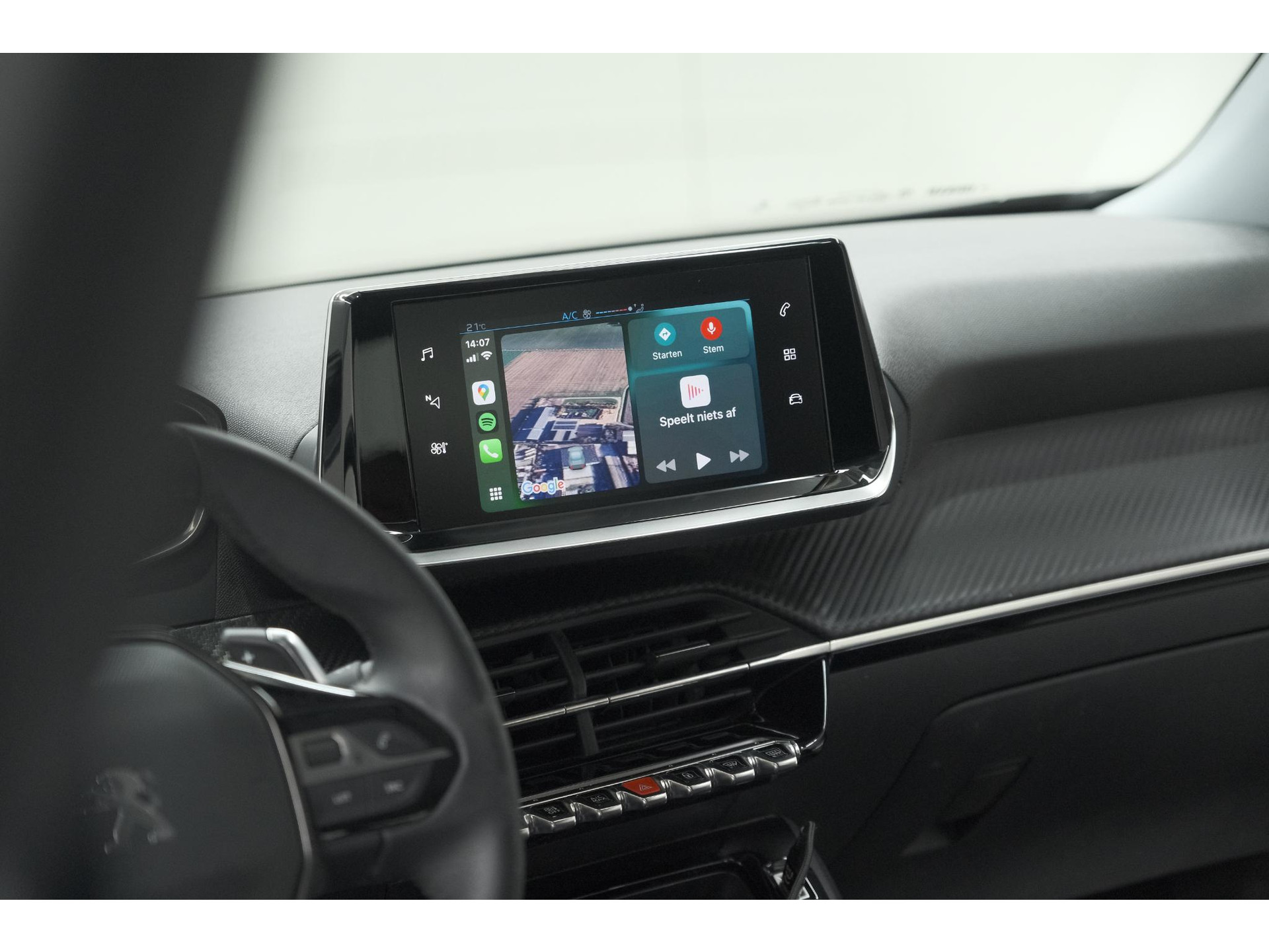 Peugeot 2008 PureTech 130 EAT8 Active | Parkeersensoren | Navigatie | Apple Carplay