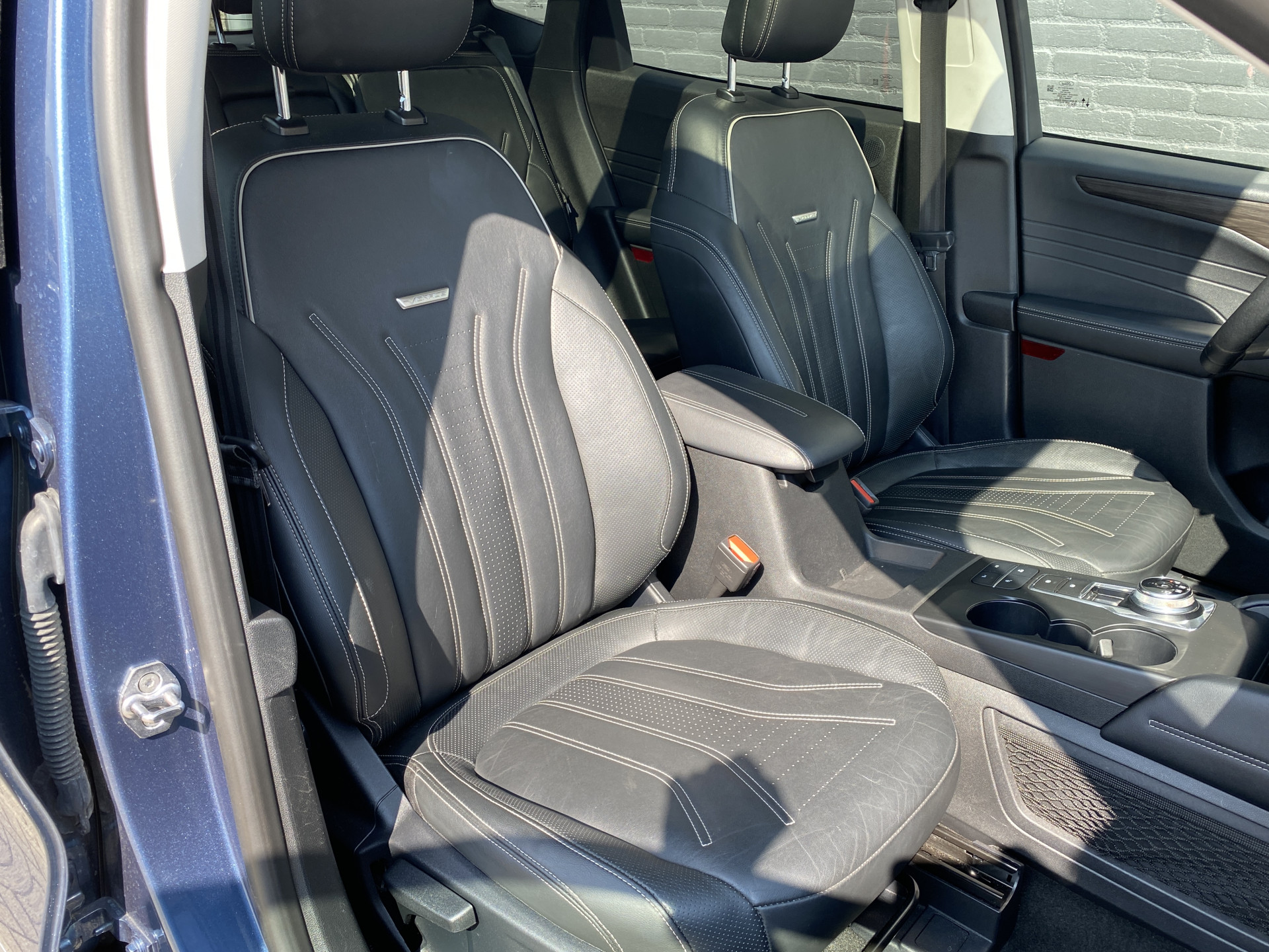 Ford Kuga 2.5 PHEV Vignale 225 pk | dealer onderh. | panoramadak | leder interieur | elektr. v. stoelen | navigatie | B&O audio