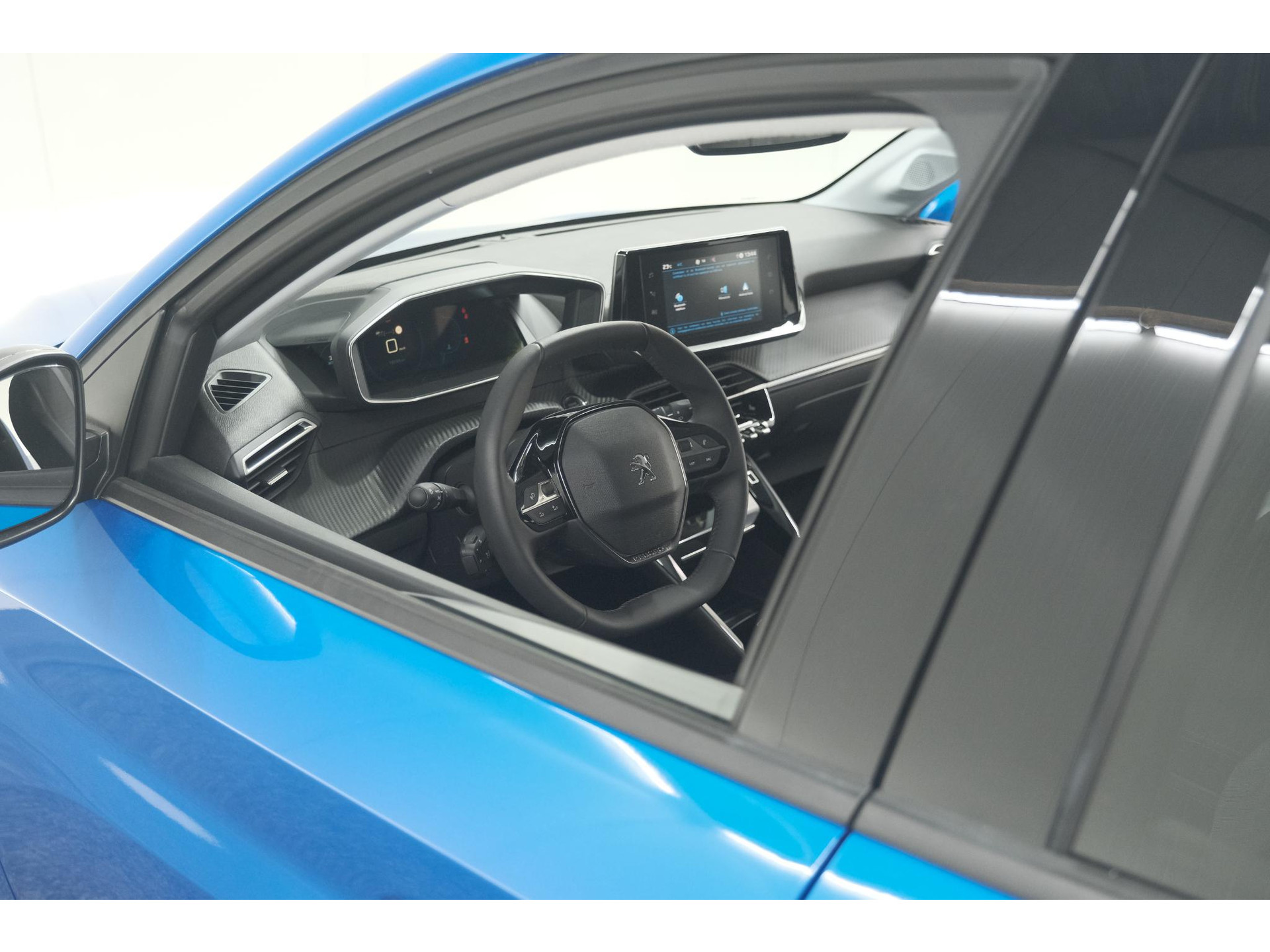 Peugeot 208 PureTech 100 Allure | Stoelverwarming | Adaptieve Cruise Control | Camera | Apple Carplay