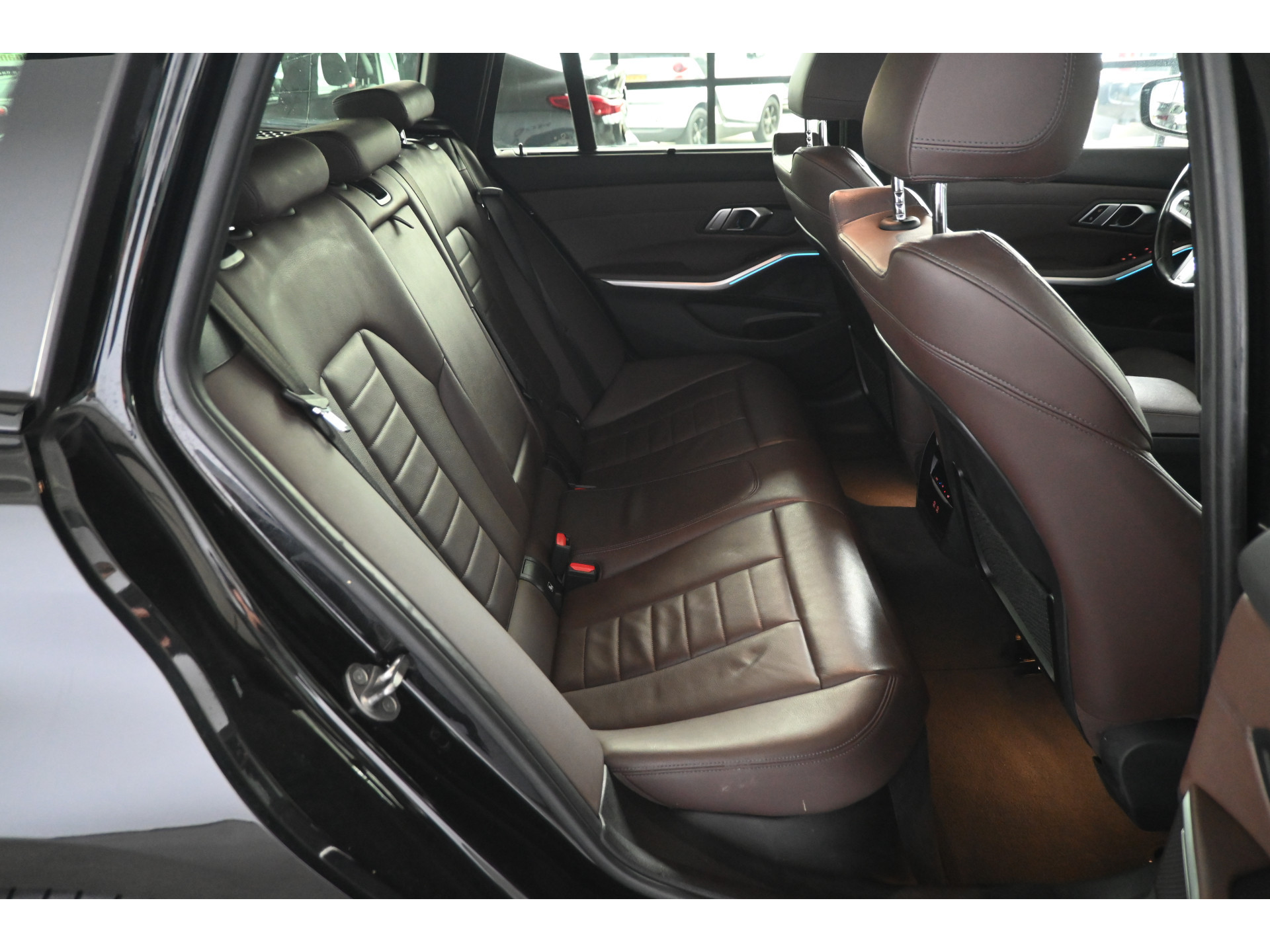 BMW 3-serie Touring 320e M-Sport Clima Cruise CarPlay LED Leder Navigatie 100% Onderhouden! Inruil Mogelijk!