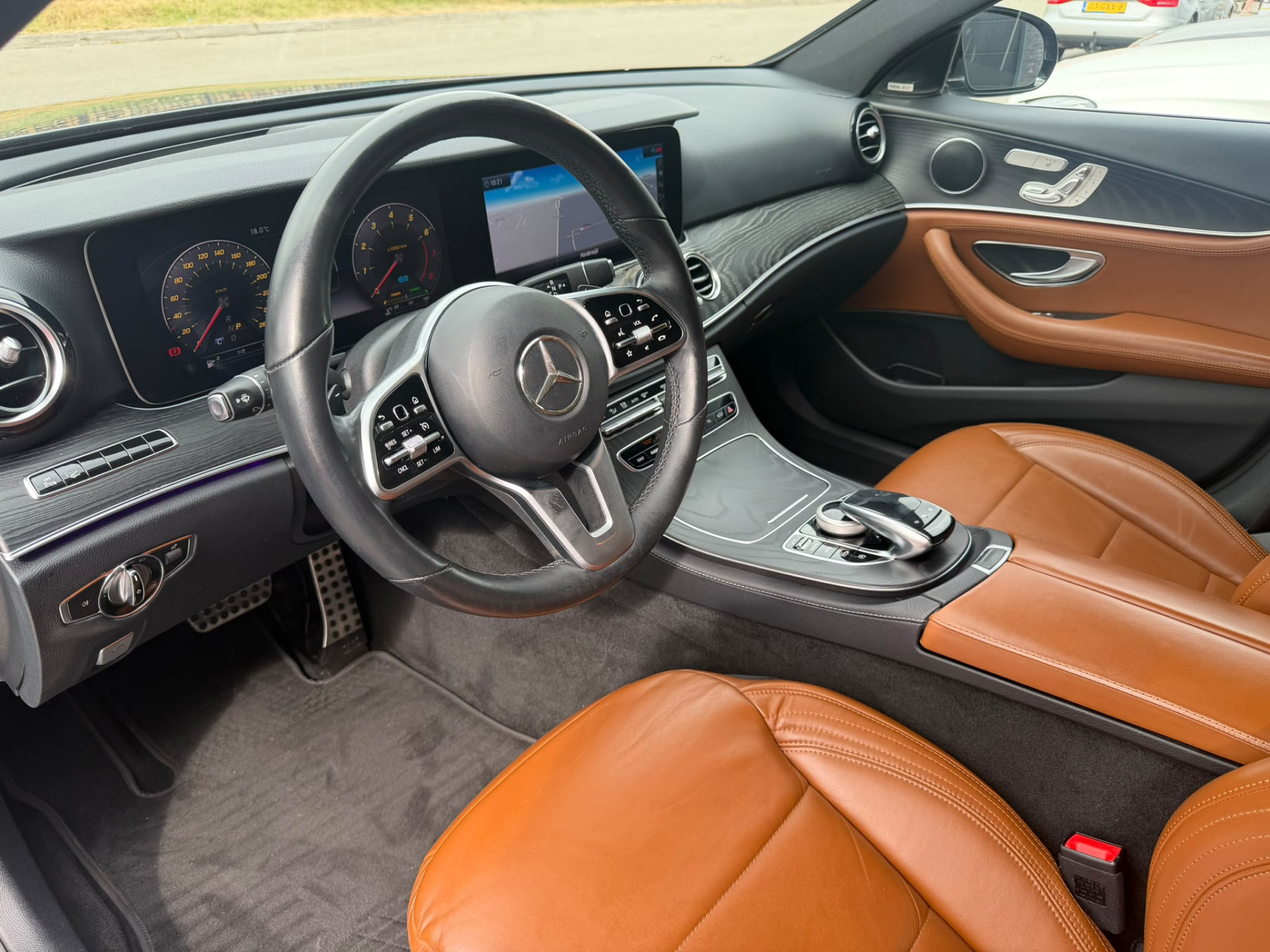 Mercedes-Benz E-klasse Estate 200 Premium 3/6/12 MND GARANTIE  | AUTOMAAT | NIEUWE APK | LEDER | PDC | NAVI | CRUISE |