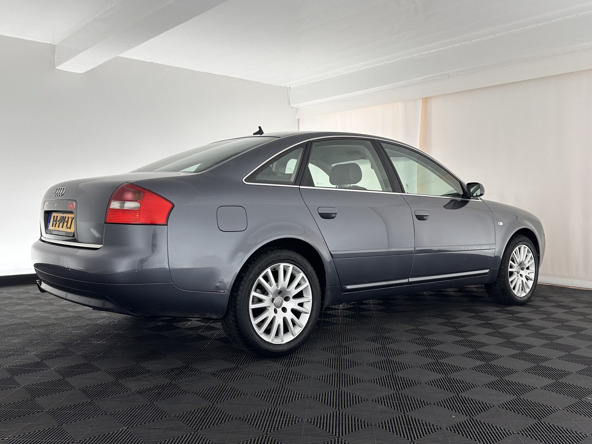 Audi A6 Limousine 2.4 MT  [ GEARBOX-PROBLEM ] Aut. *LUXURY-LEATHER | ECC | PDC | CRUISE | RADIO-CD | COMFORT-SEATS | 17"ALU*