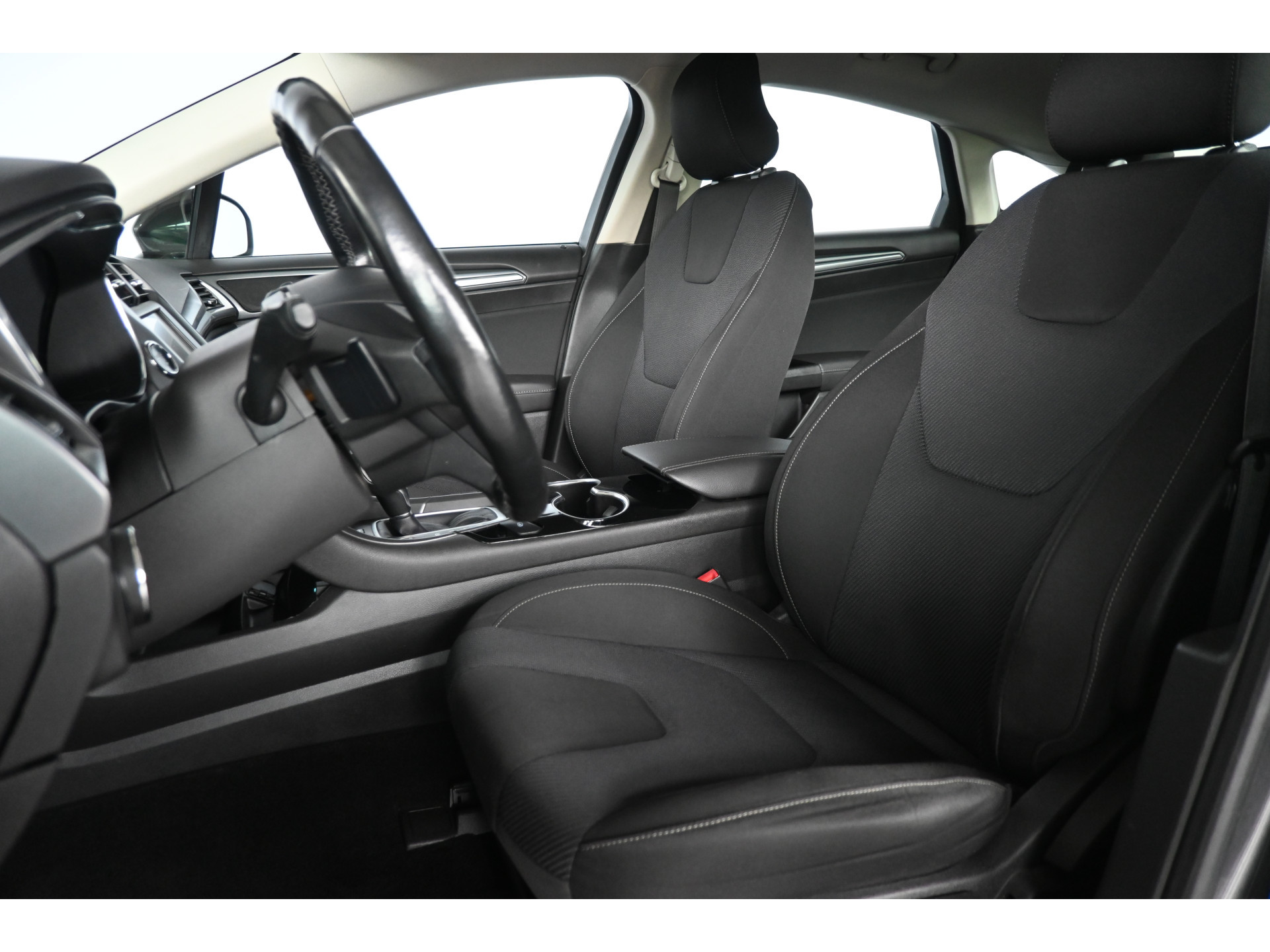 Ford Mondeo 1.5 Titanium Automaat Clima Navigatie Cruise Control Trekhaak Rijklaarprijs! Inruil Mogelijk!