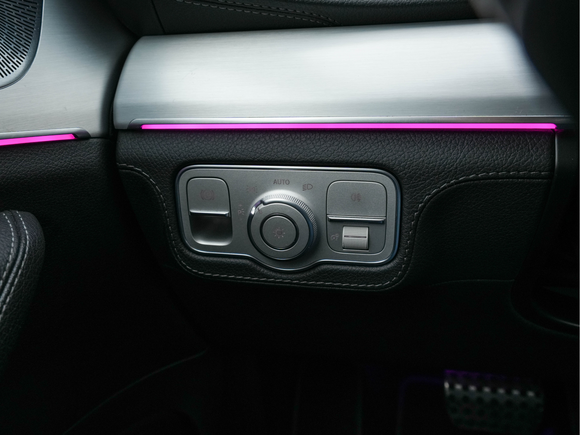 Mercedes-Benz GLE-klasse 350 de 4MATIC AMG-Line Premium (Plug-in) (INCL-BTW) *LEATHER | BURMESTER-AUDIO | FULL-LED | WIDESCREEN-COCKPIT | AMBIENT-LIGHT | NAVI-FULLMAP | HEATED-SPORTSEATS | DAB | SHIFT-PADDLES | PRIVACY-GLASS | CAMERA | 20"ALU*