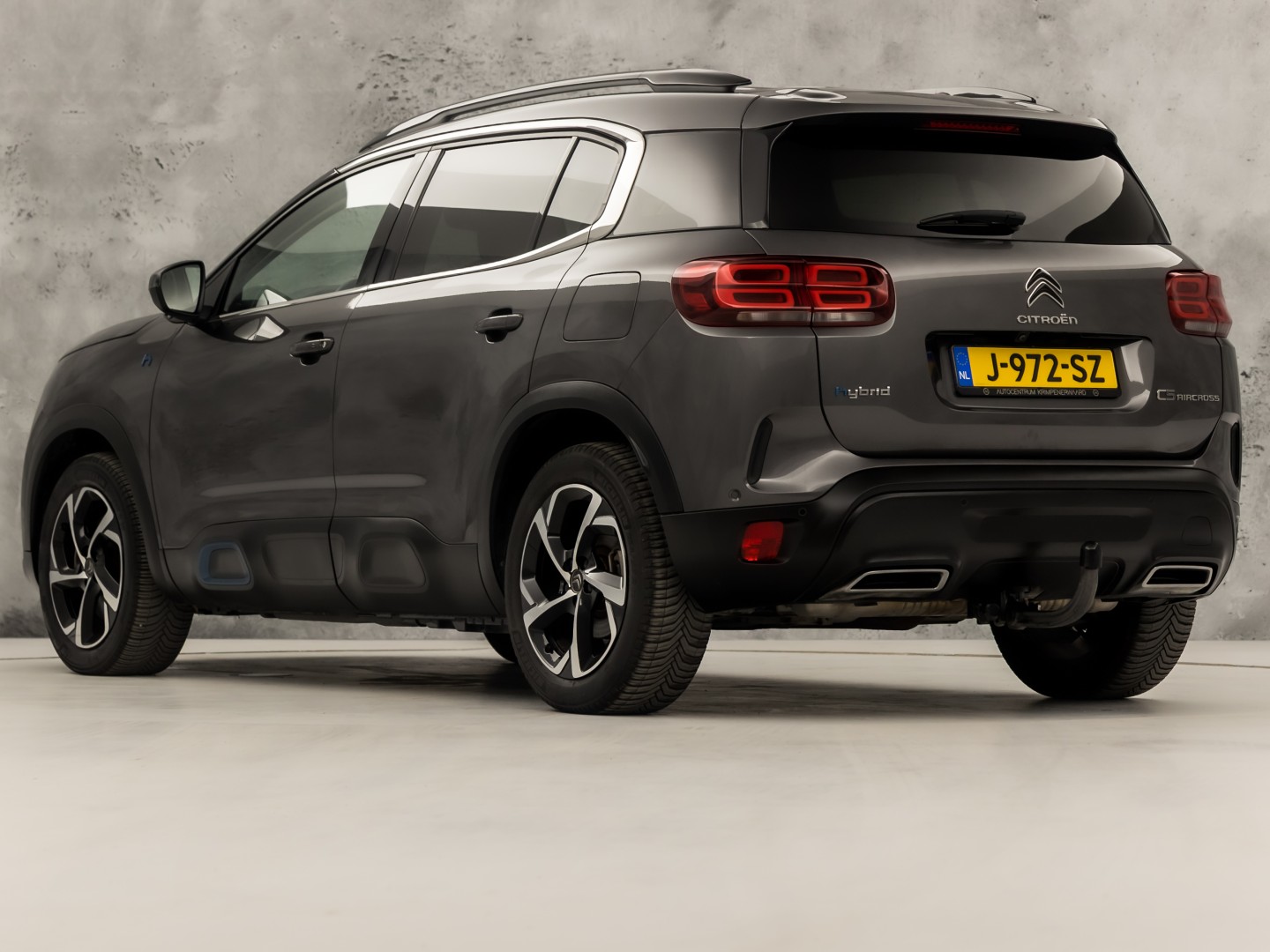 Citroën C5 Aircross 1.6 Plug-in Hybrid 225 Deluxe Sport 225Pk Automaat (APPLE CARPLAY, SOH 93%, GROOT NAVI, 360 CAMERA, GETINT GLAS, ELEK SPORTSTOELEN, LEDER, STOELVERWARMING, ADAPTIVE CRUISE, NIEUWSTAAT)