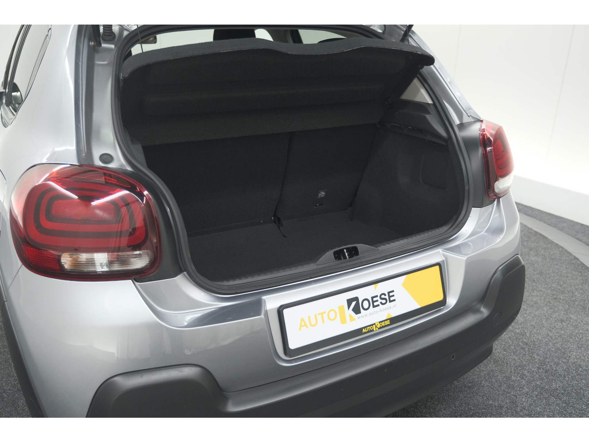 Citroen C3 PureTech 110 EAT6 Max | Apple Carplay | Parkeersensoren | Climate Control | 16 Inch Lichtmetalen Velgen