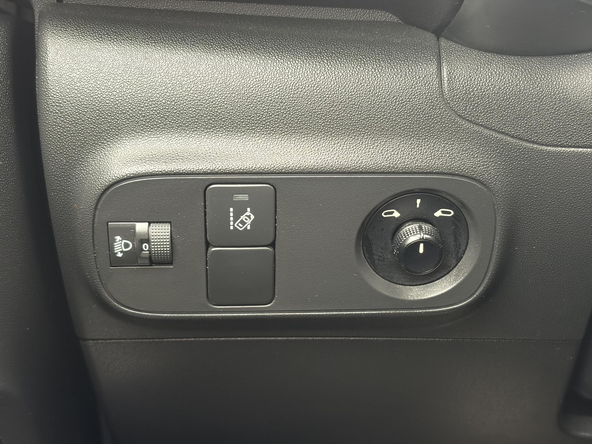 Citroen C3 1.2 PureTech S&S Shine D-riem vv in 08-2026 l 1e Eigenaar l Camera l Carplay l Navi l 110pk l Dealer Onderhouden l Clima l Cruise l 6 Bak l Pdc l Lm velgen l N.A.P l Apk tot 02-2027