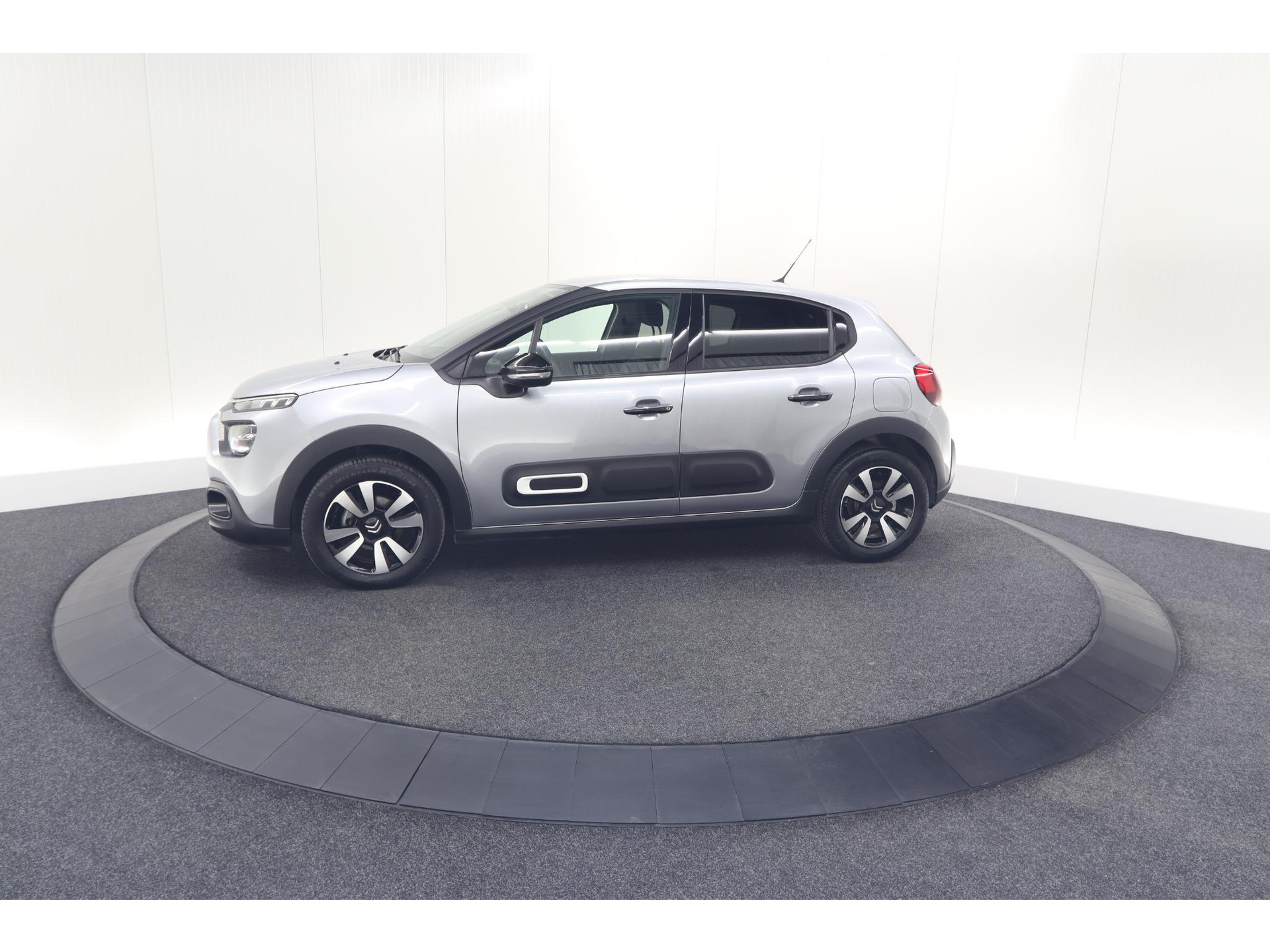 Citroen C3 PureTech 110 Max | Keyless entry/start | Camera | Navigatie | Parkeersensoren | Apple Carplay