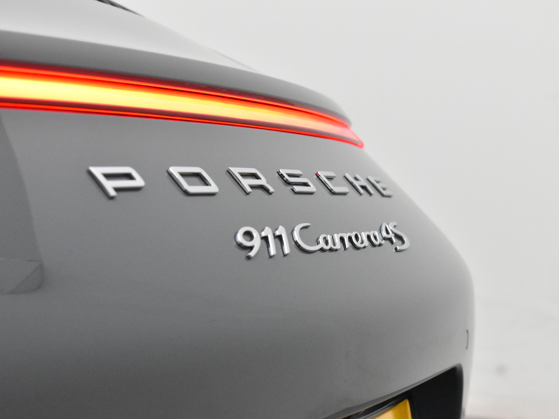 Porsche 911 Cabrio 3.0 Carrera 4S / Origineel NL AUTO/ SPORT CHRONO PLUS 421PK / NEDERLANDSE AUTO