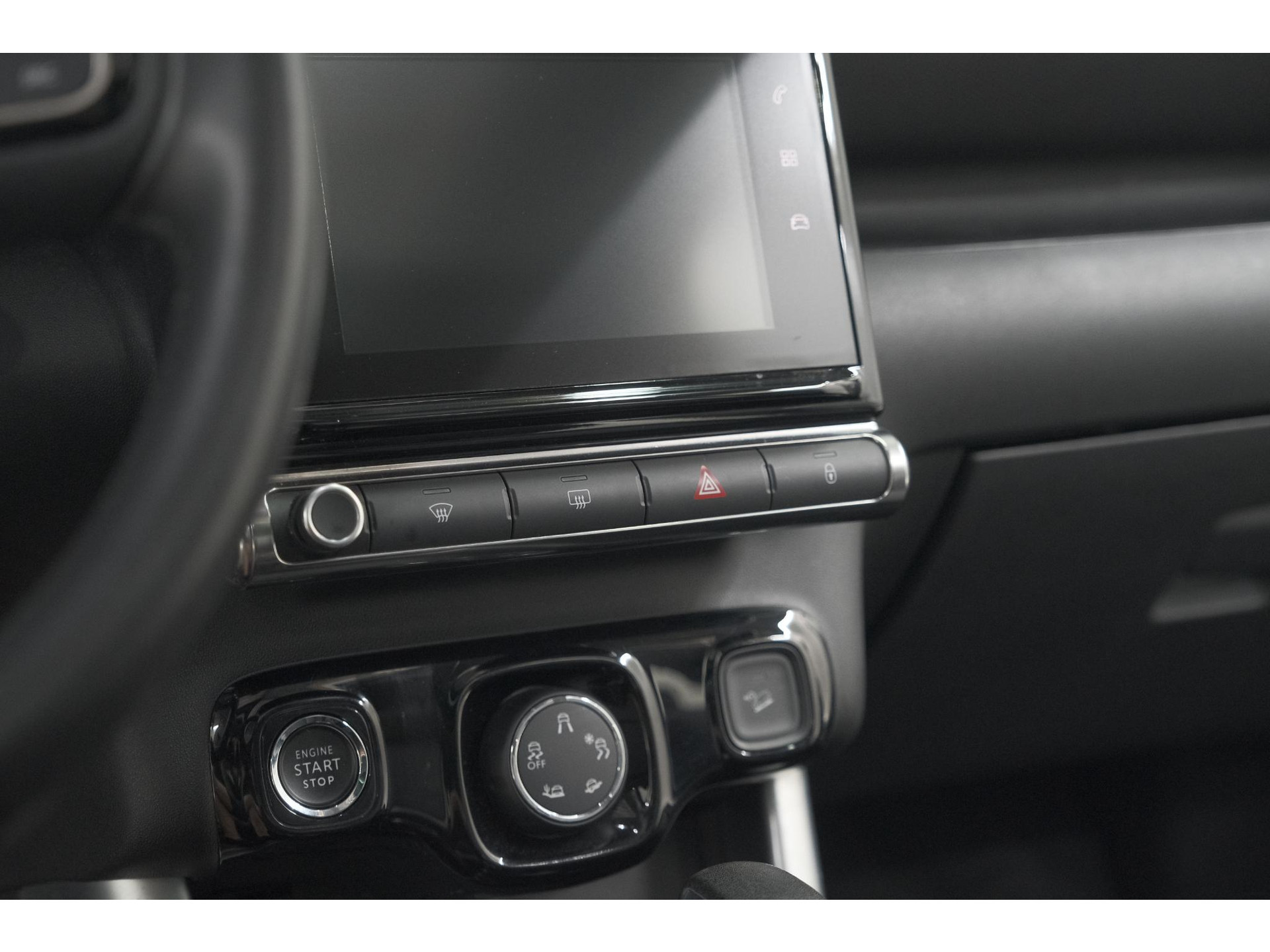 Citroen C3 Aircross PureTech 110 EAT6 Shine | Trekhaak | Panoramadak | Head-Up Display | Camera | Navigatie