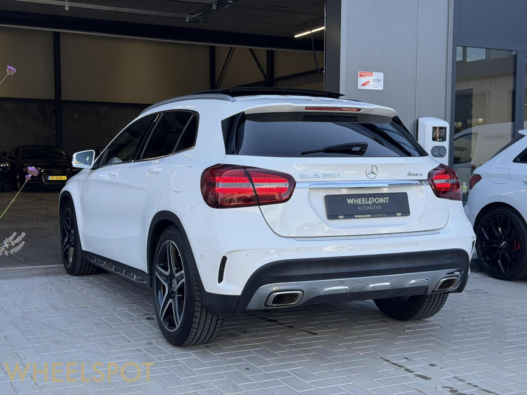 Mercedes GLA-klasse 250 4Matic AMG|Pano|Keyless|19 Inch|Camera