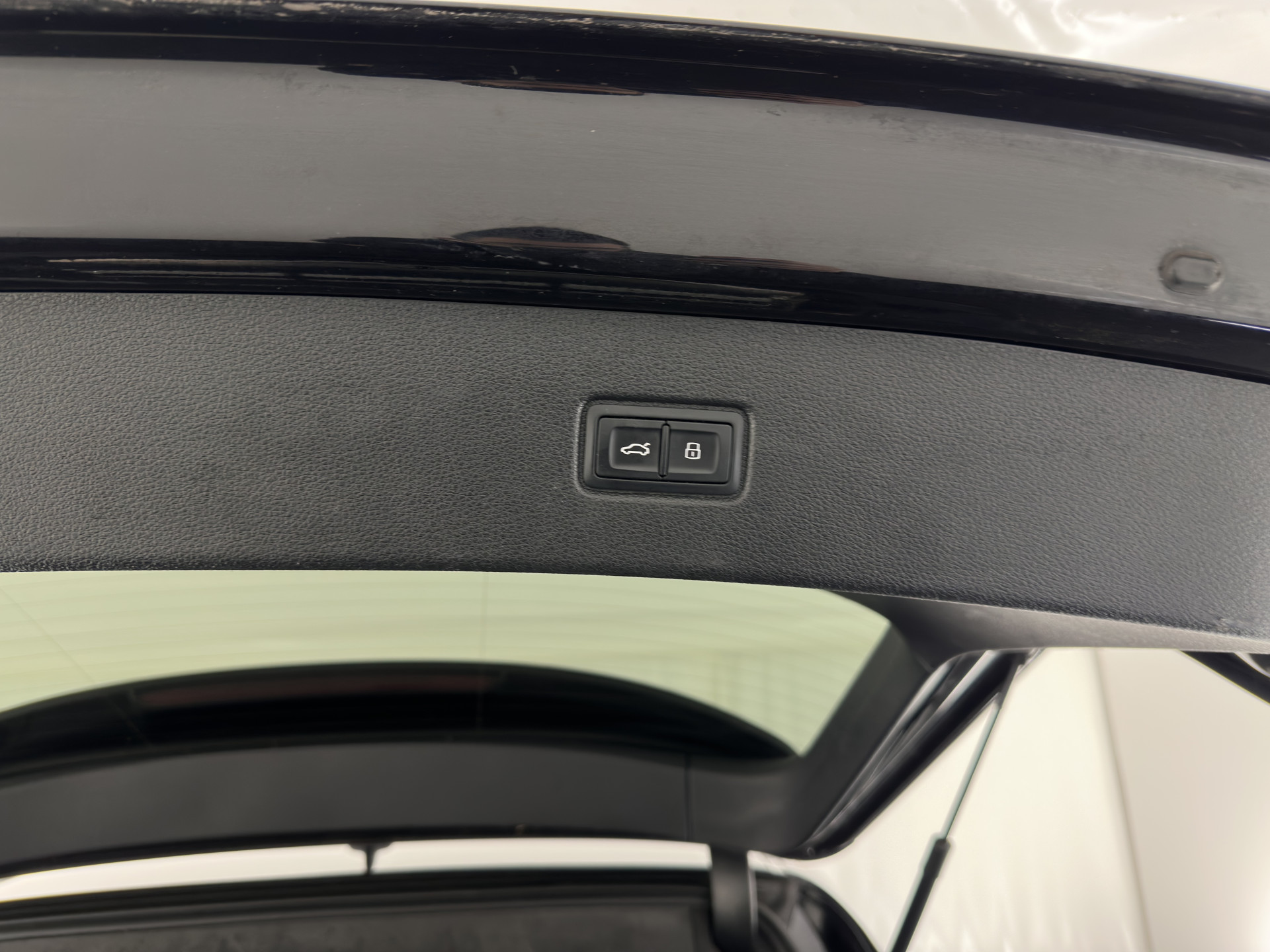 Audi Q7 3.0 TDI e-tron Quattro Premium (Plug-in) Aut. *PANO | HEAD-UP | NIGHT-VISION | LEATHER | AIR-SUSPENSION |  MATRIX-LED | TOP-VIEW | DIGI-COCKPIT | ADAPTIVE-CRUISE | BLIND-SPOT | AMBIENT-LIGHT |  VENTILATED-SEATS | NAVI-FULLMAP | ...