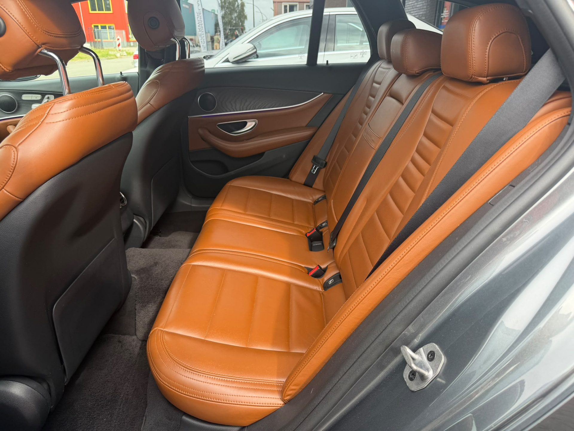 Mercedes-Benz E-klasse Estate 200 Premium 3/6/12 MND GARANTIE  | AUTOMAAT | NIEUWE APK | LEDER | PDC | NAVI | CRUISE |