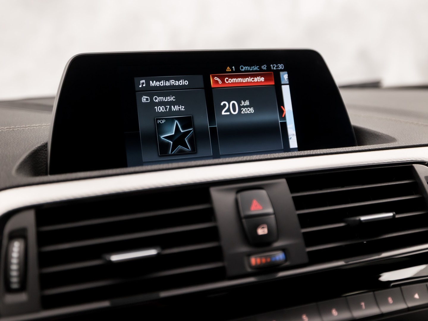 BMW M140i M Sport High Executive 340Pk Automaat (6 CILINDER, M PAKKET, HARMAN/KARDON, ALCANTARA, CAMERA, SPORTSTOELEN, M SPORTREMMEN, NAVIGATIE, STOELVERWARMING, GETINT GLAS, NIEUWSTAAT)