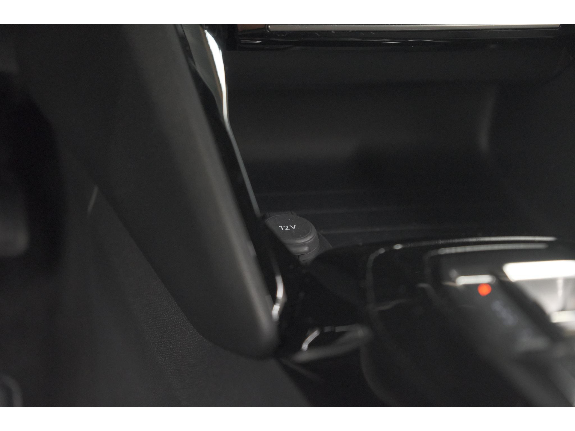 Peugeot 2008 PureTech 130 EAT8 Allure | Camera | Navigatie | Parkeersensoren | Apple Carplay