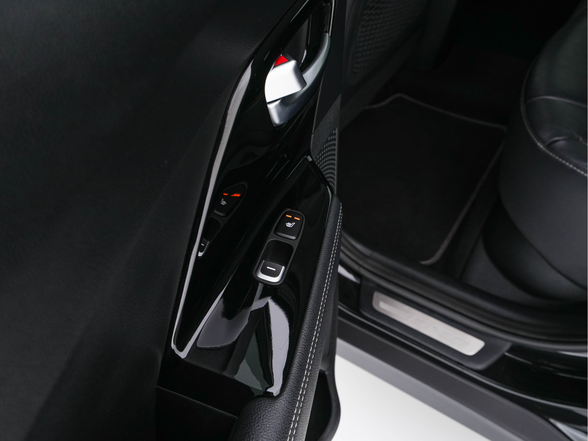 Kia e-Niro ExecutiveLine 64 kWh [ 3-Fase ] {SOH-100%} (INCL-BTW) Aut. *PANO | LEATHER | JBL-AUDIO | FULL-LED | NAVI-FULLMAP | DAB | ADAPTIVE-CRUISE | CAMERA | MEMORY-PACK | LANE-ASSIST | CCS-FASTLOADER | KEYLESS | DIGI-COCKPIT | 17"ALU*