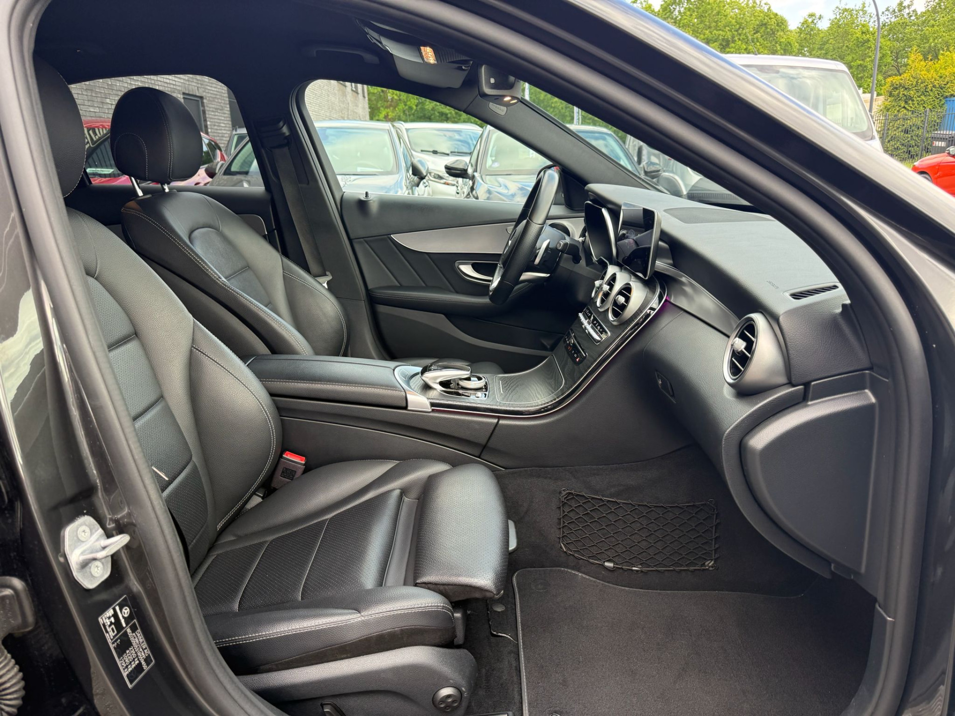 Mercedes-Benz C-klasse 300 e Advantage Pack | 3/6/12MND GARANTIE | AUTOMAAT | CRUISE | LED | LEDER | 360 CAMERA | SFEER | CARPLAY | NAVI |