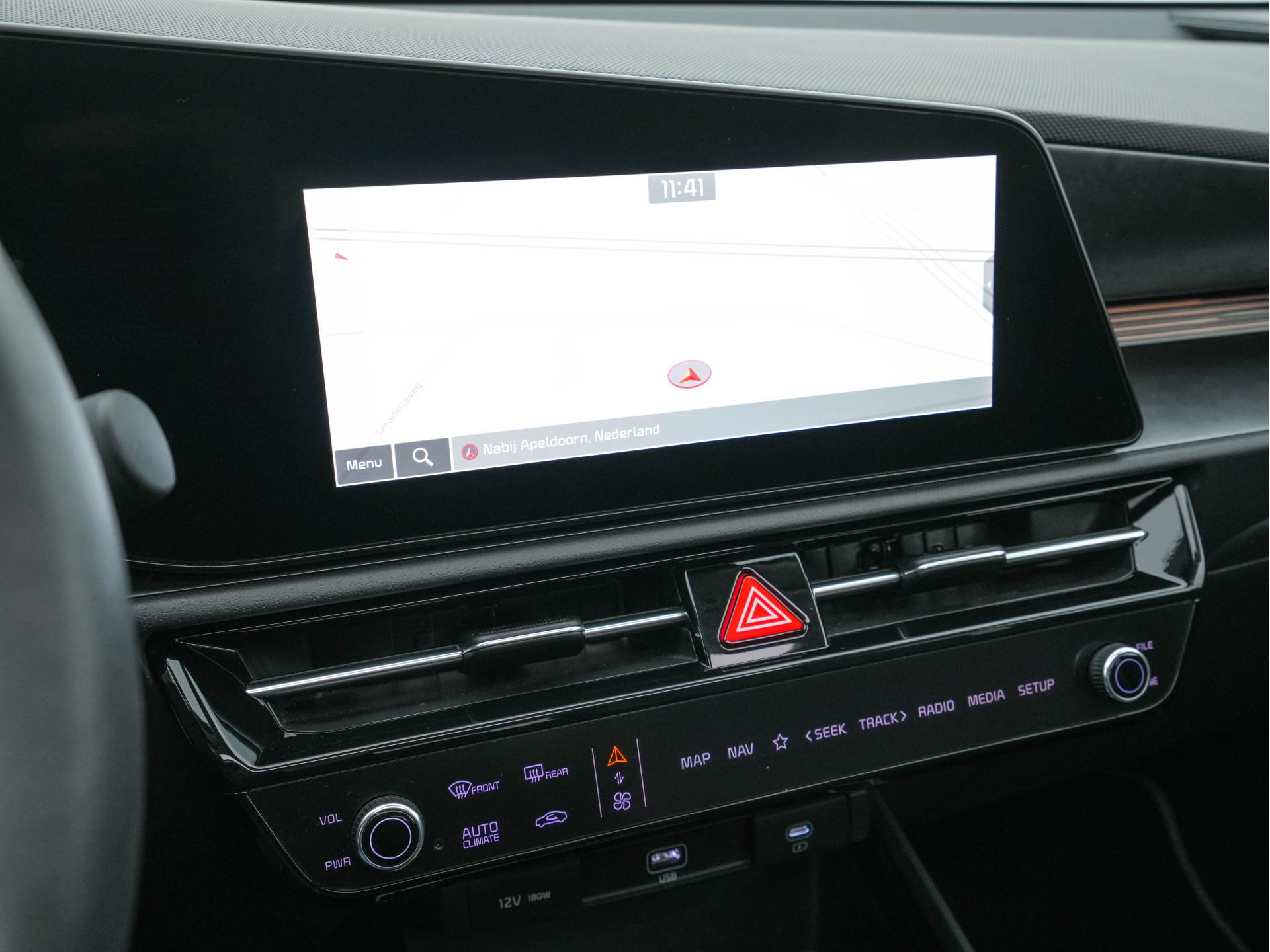 Kia Niro EV DynamicPlusLine 64.8 kWh [ 3-Fase ] (INCL-BTW) Aut. *PANO | HEAD-UP | LEATHER | DIGI-COCKPIT | NAVI-FULLMAP | DAB | ADAPT.CRUISE | CAMERA | COMFORT-SEATS | KEYLESS | DIGI-COCKPIT | SHIFT-PADDLES | HEATED-SEATS | CARPLAY | LANE-